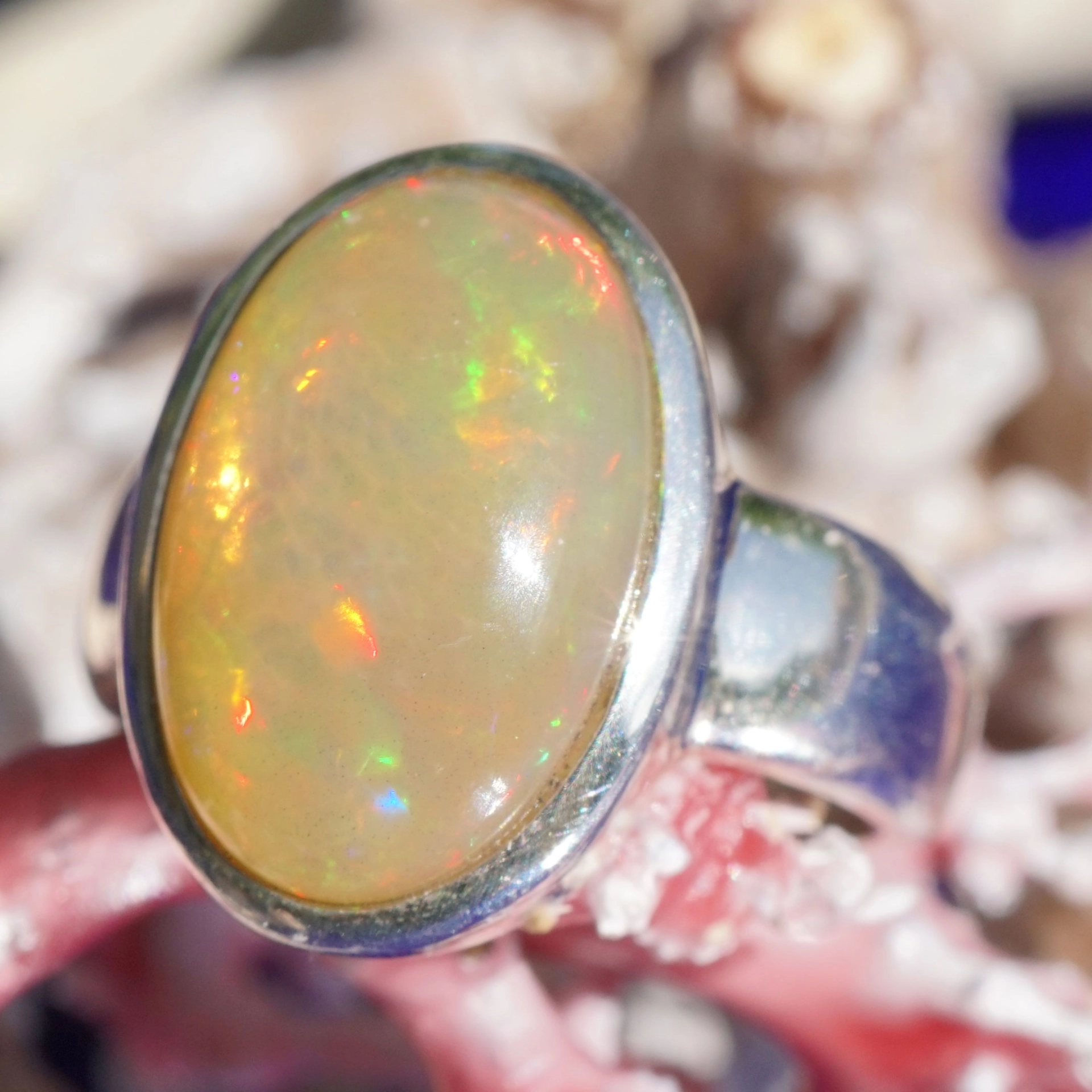 Opal Ring 18x13 mm Unikat AUFREGENDE FARBEN Ring zum Verlieben Silber