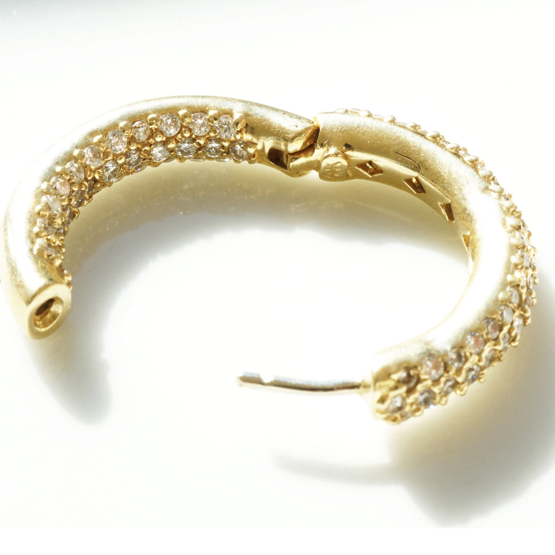 XXL Creoles with 190 Fullcut diamonds 3.80 ct..high, higher, highest