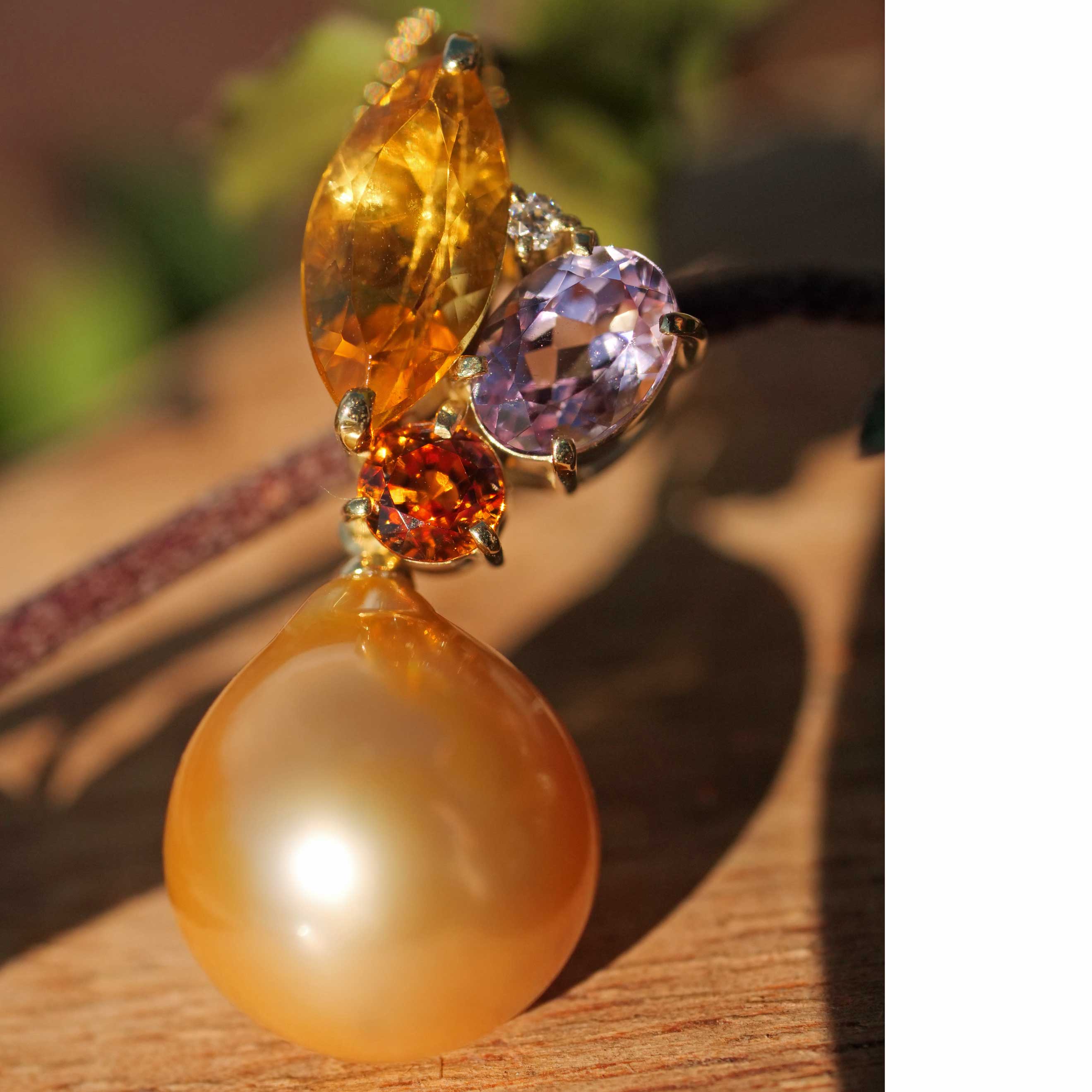 South Sea Pearl Gemstone Brilliant Pendant with Chain 750 Yellow Gold... Multi Paradise Colors