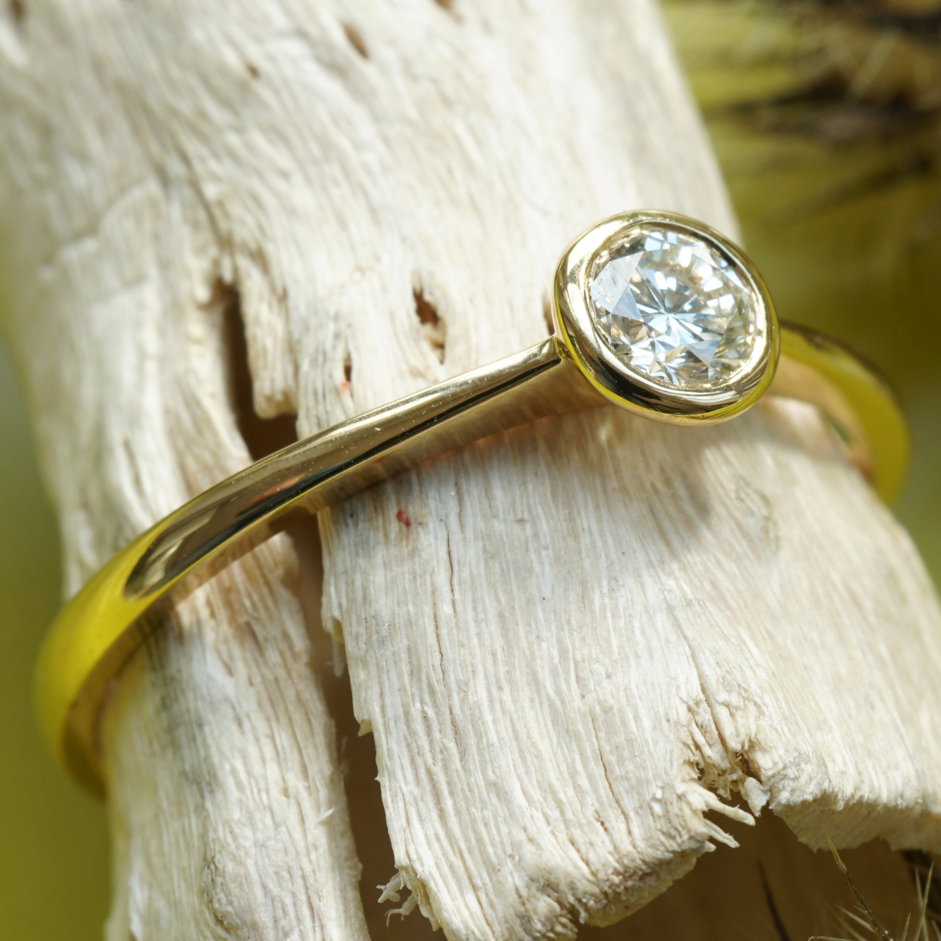 Solitaire Brilliant Ring 0.21 ct TW VVS-VS 750 Yellow Gold 4.7 mm D. Great Brilliance
