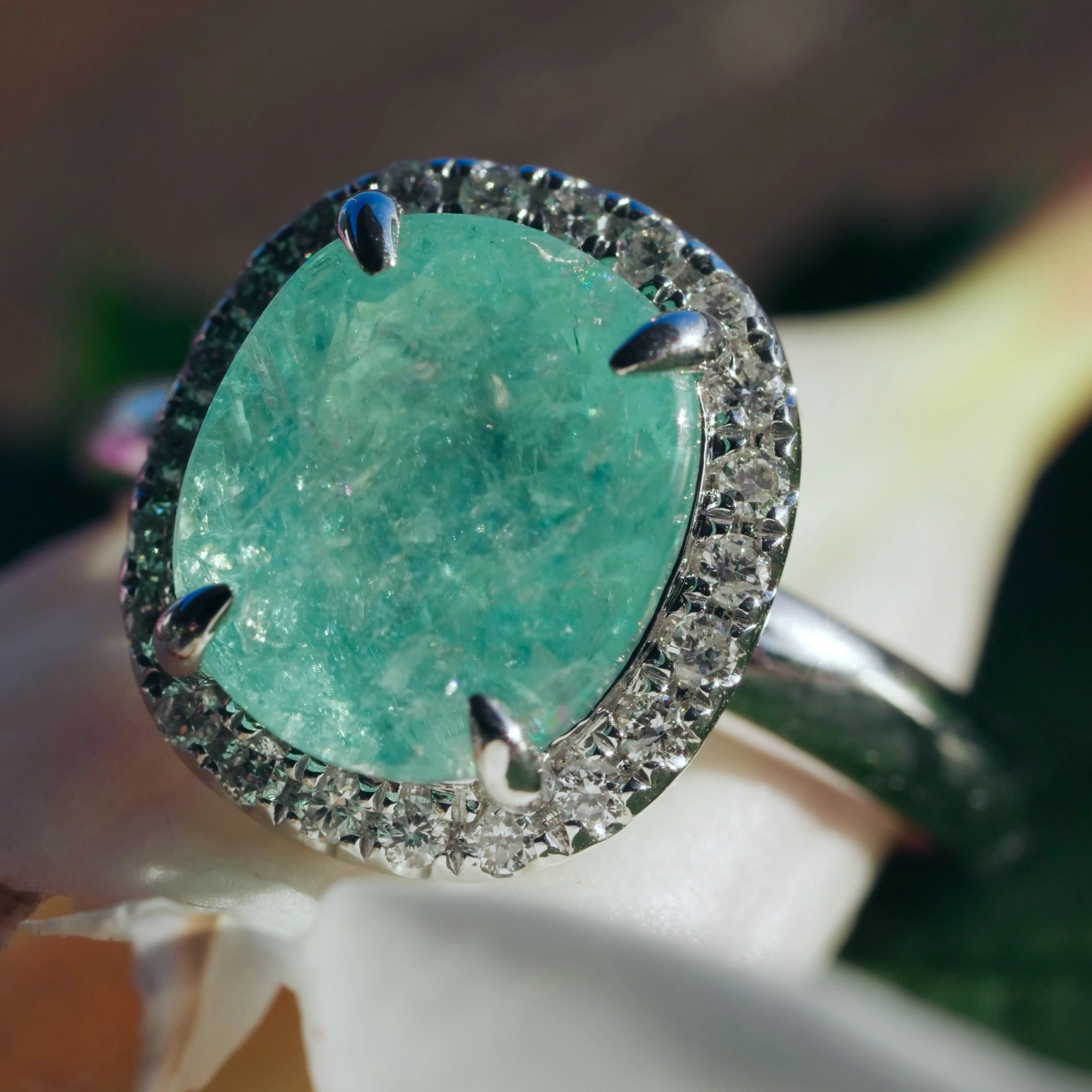 Paraiba Tourmaline Diamond Ring...Whitegold...Blue-Greenish Pool Color