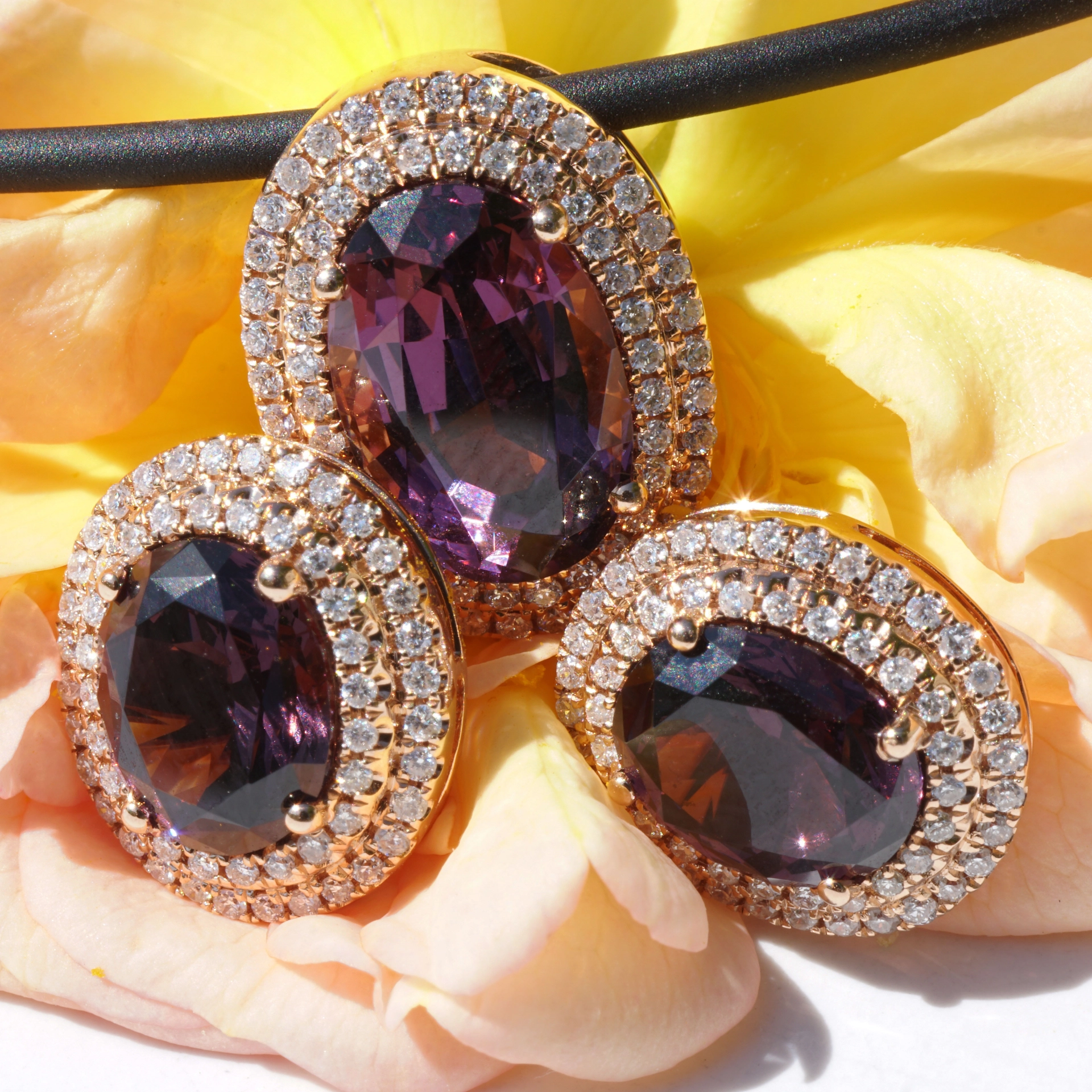 .Spinel has really extraordinary unseen color..from Myanmar