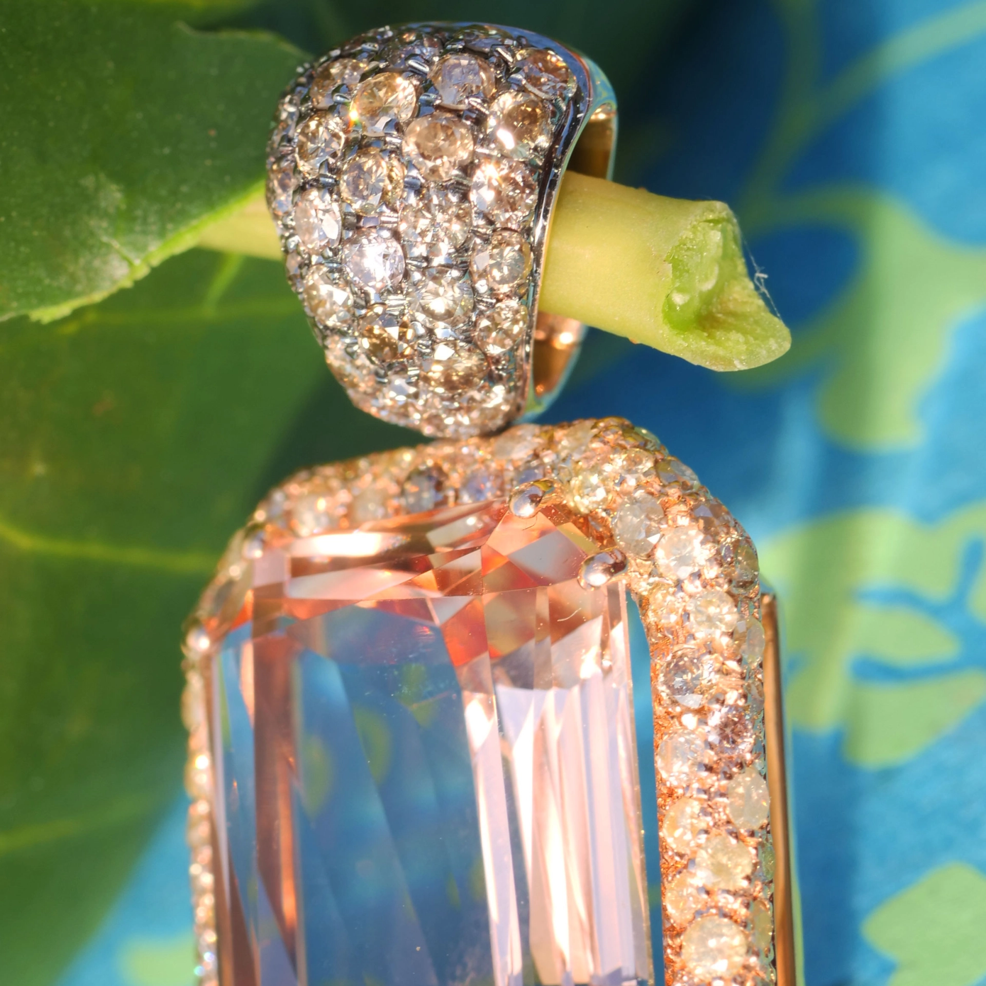 Morganite Diamond Pendant Rosegold 18 kt....wonderful 15 Carat Gem