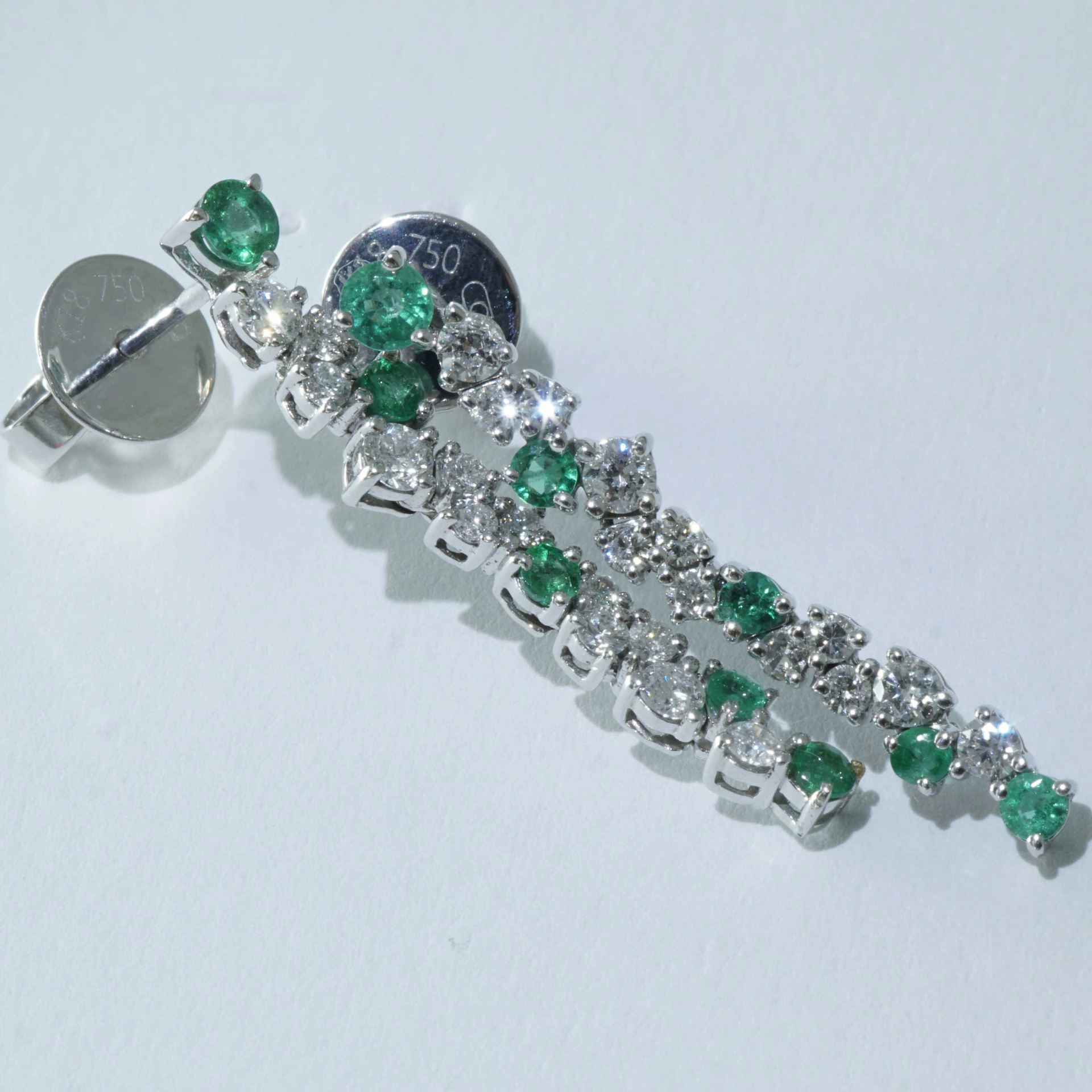 Emerald Brilliant Earrings 18 kt White Gold...for a glorious Appearance