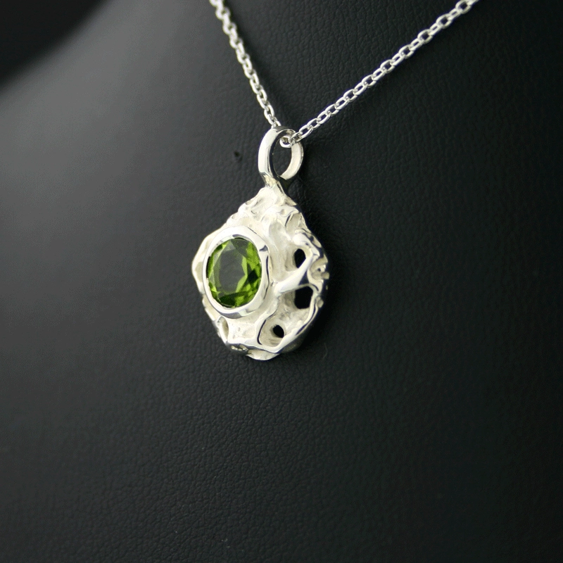 Silberschmiedearbeit, 925/-Silber mit Peridot