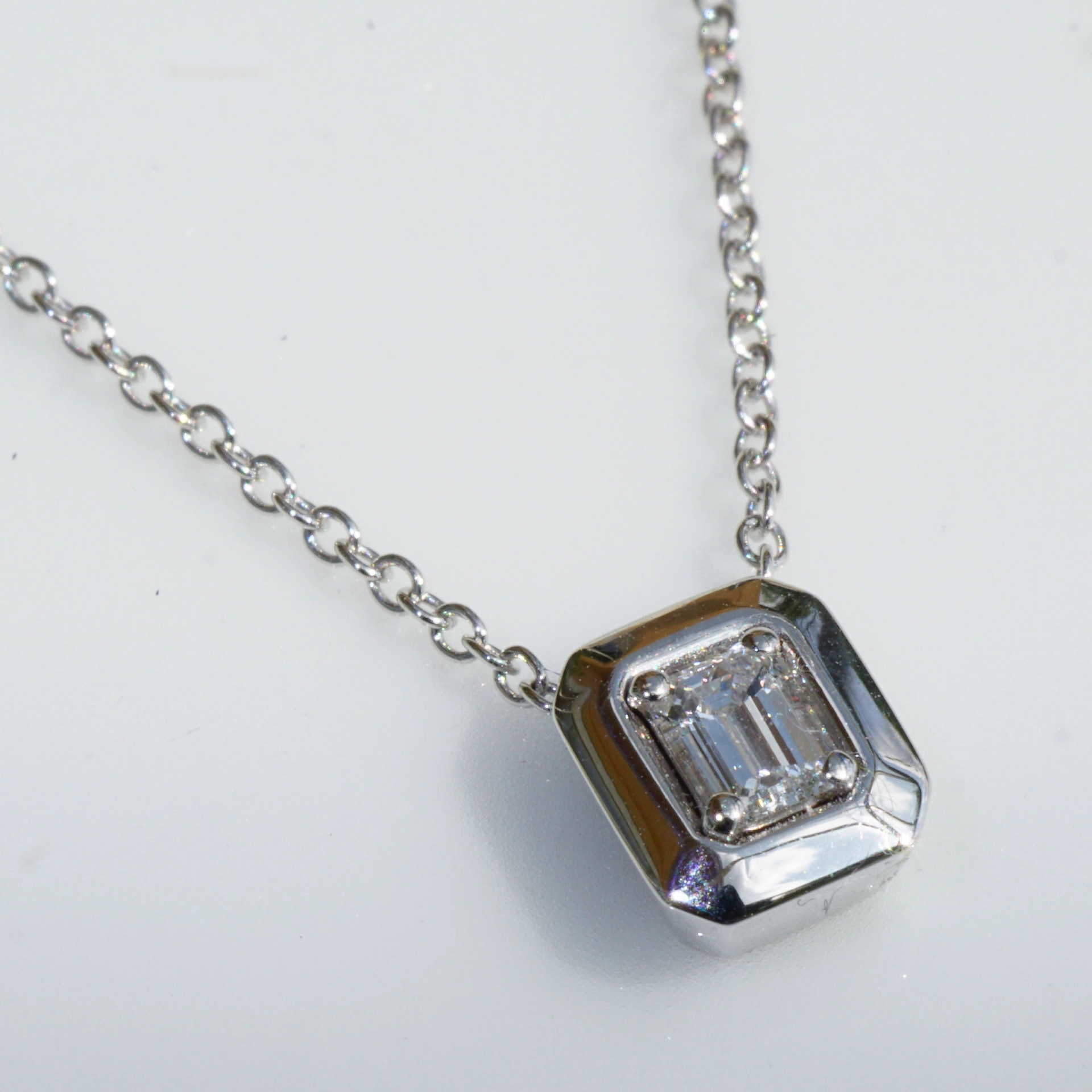 Diamond Emeraldcut Necklace GIA Certificate 0.30 ct River E VVS 18kt Whitegold