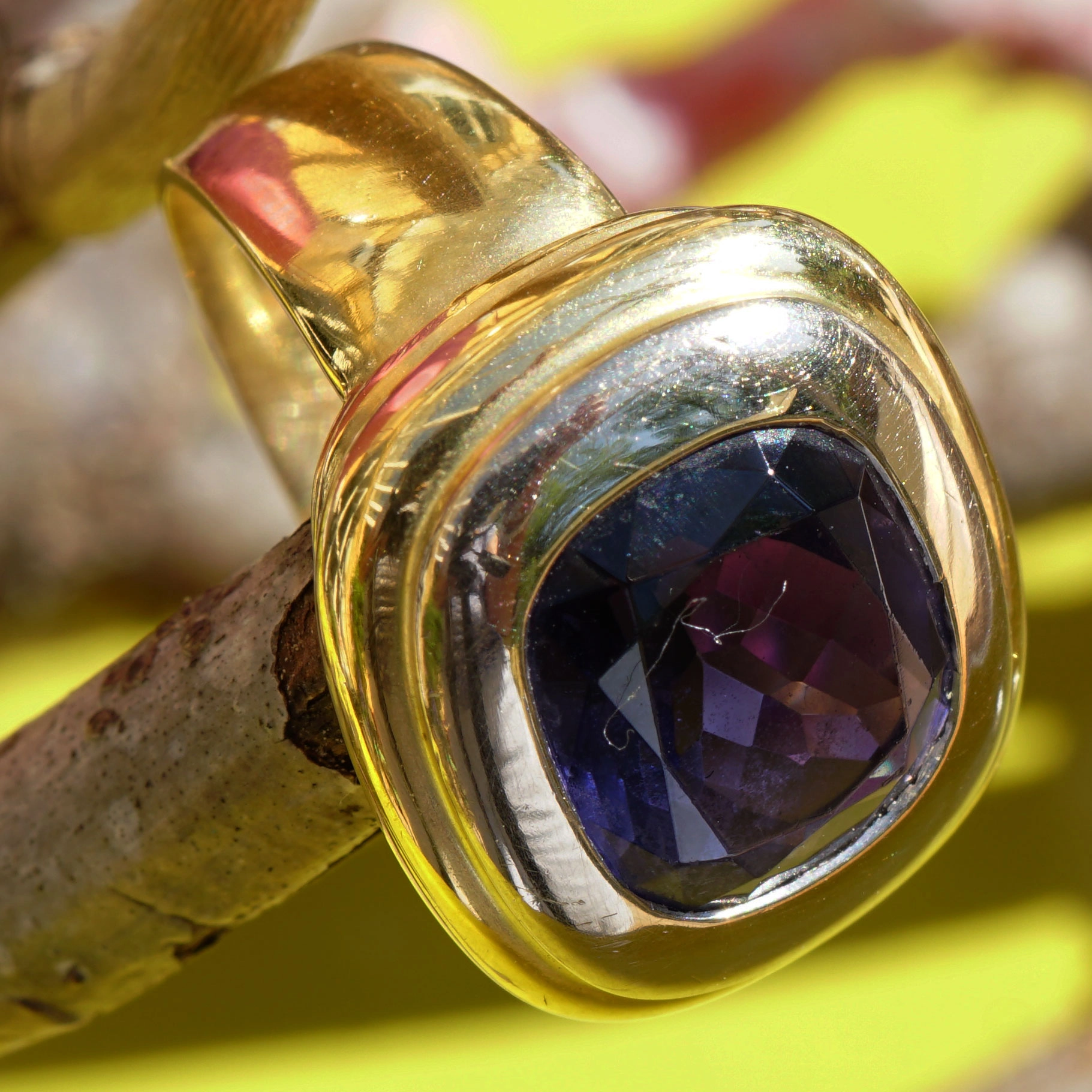 Iolith (Cordierit)  Ring massive Handarbeit 750er Gold 18 Gramm schwer