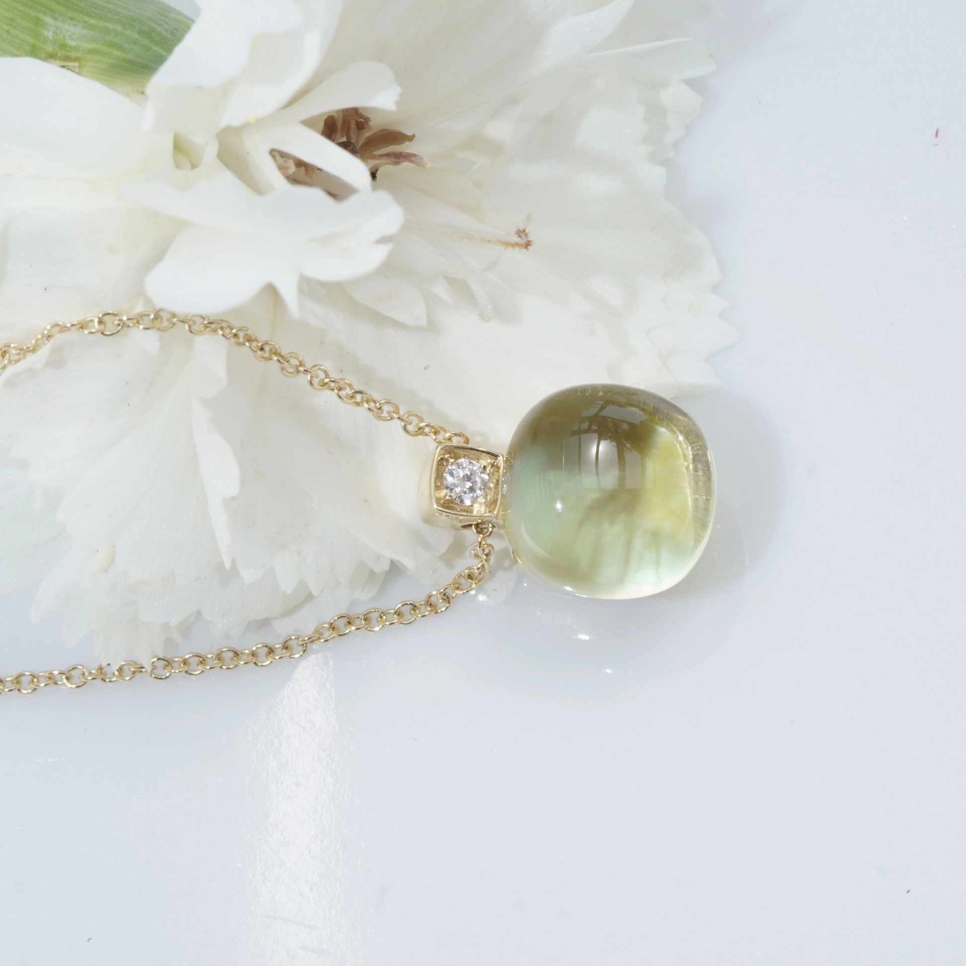 Lemonquartz Brilliant Pendant with Chain 18 kt Yellow Gold...perfekt floating Effect