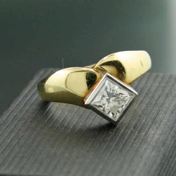 Diamant-Ring, 585er-Gold, Prinzess-Diamant, 0.95 ct, TW-W / VVS-VS