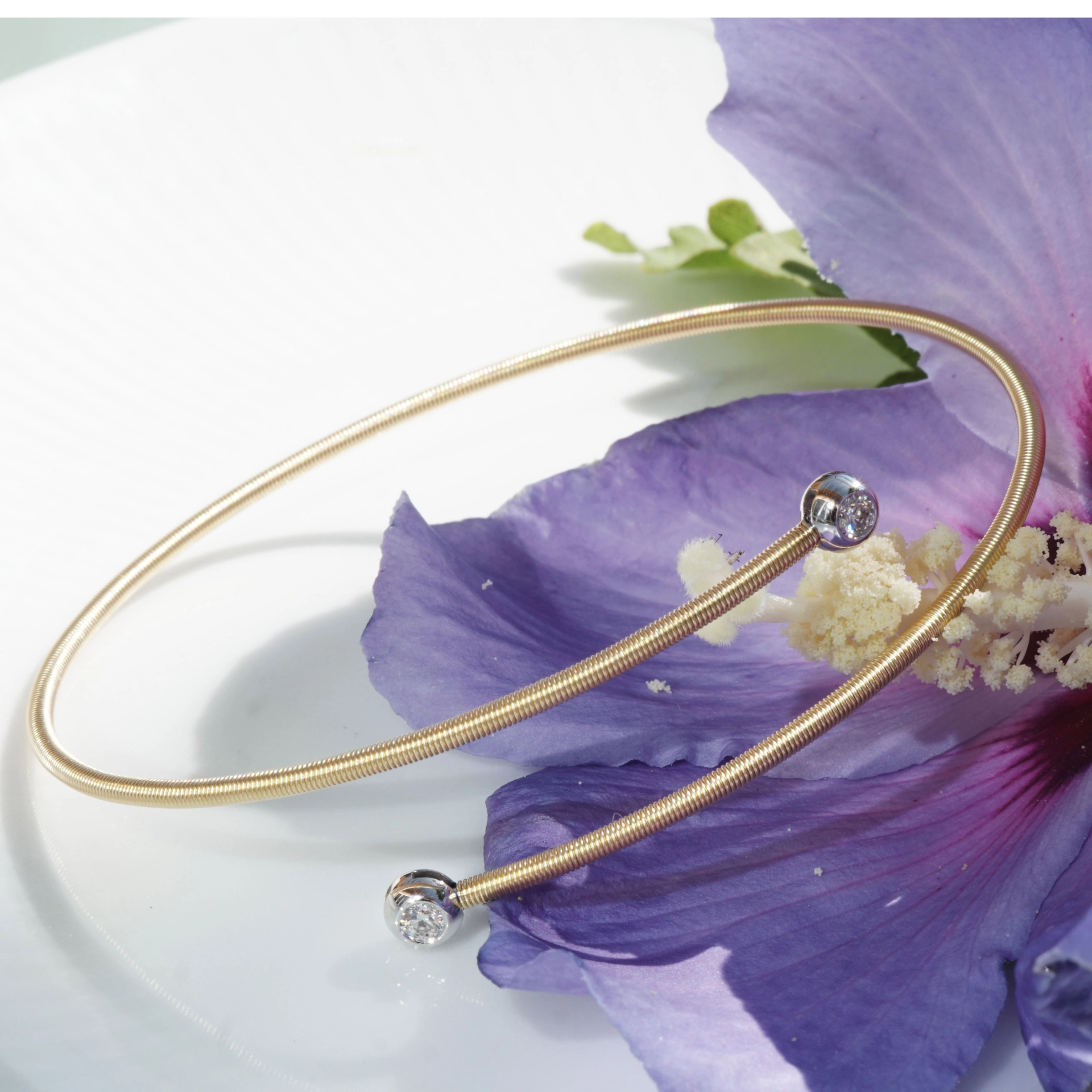 Brilliant Bracelet Ivy 18 kt Yellow Gold Wire Wrapping Präzion from Jewelery Silhouette Germany