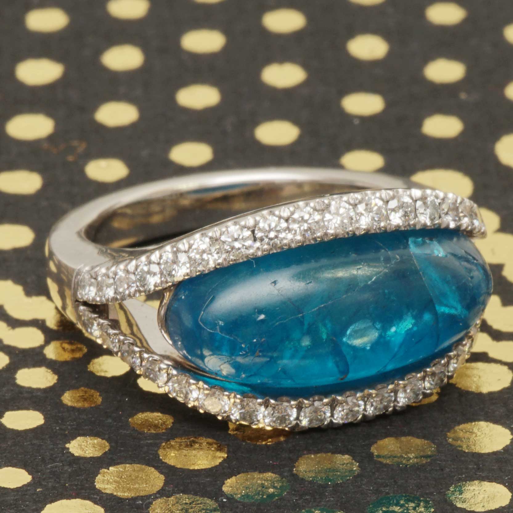 Neonblue Apatite Brilliant Ring 18 kt White Gold 7.50 ct Paraiba Color very fine Jewellery