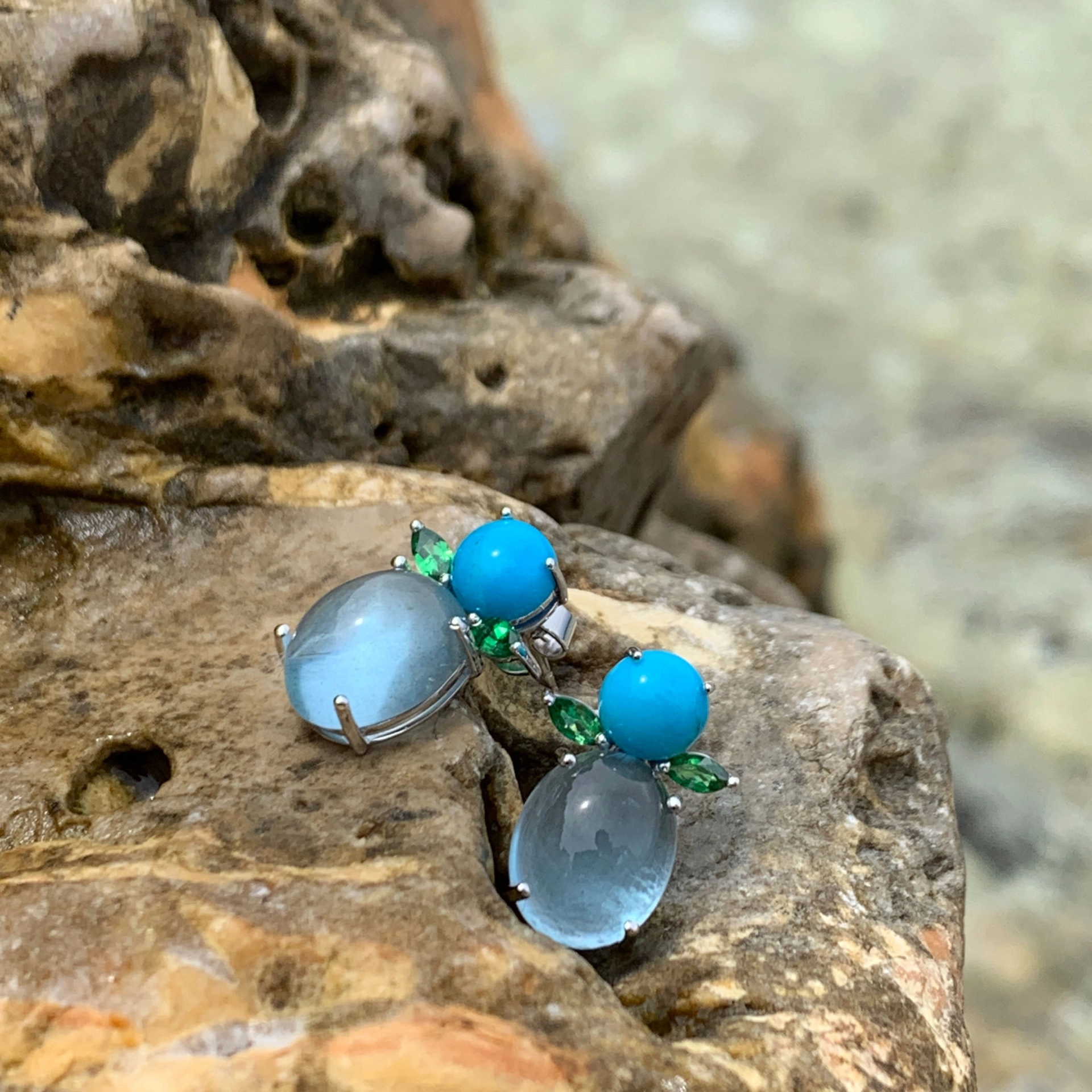 Aquamarin Turqouise Dematoid Earrings 18 kt Whitegold .....little Angels