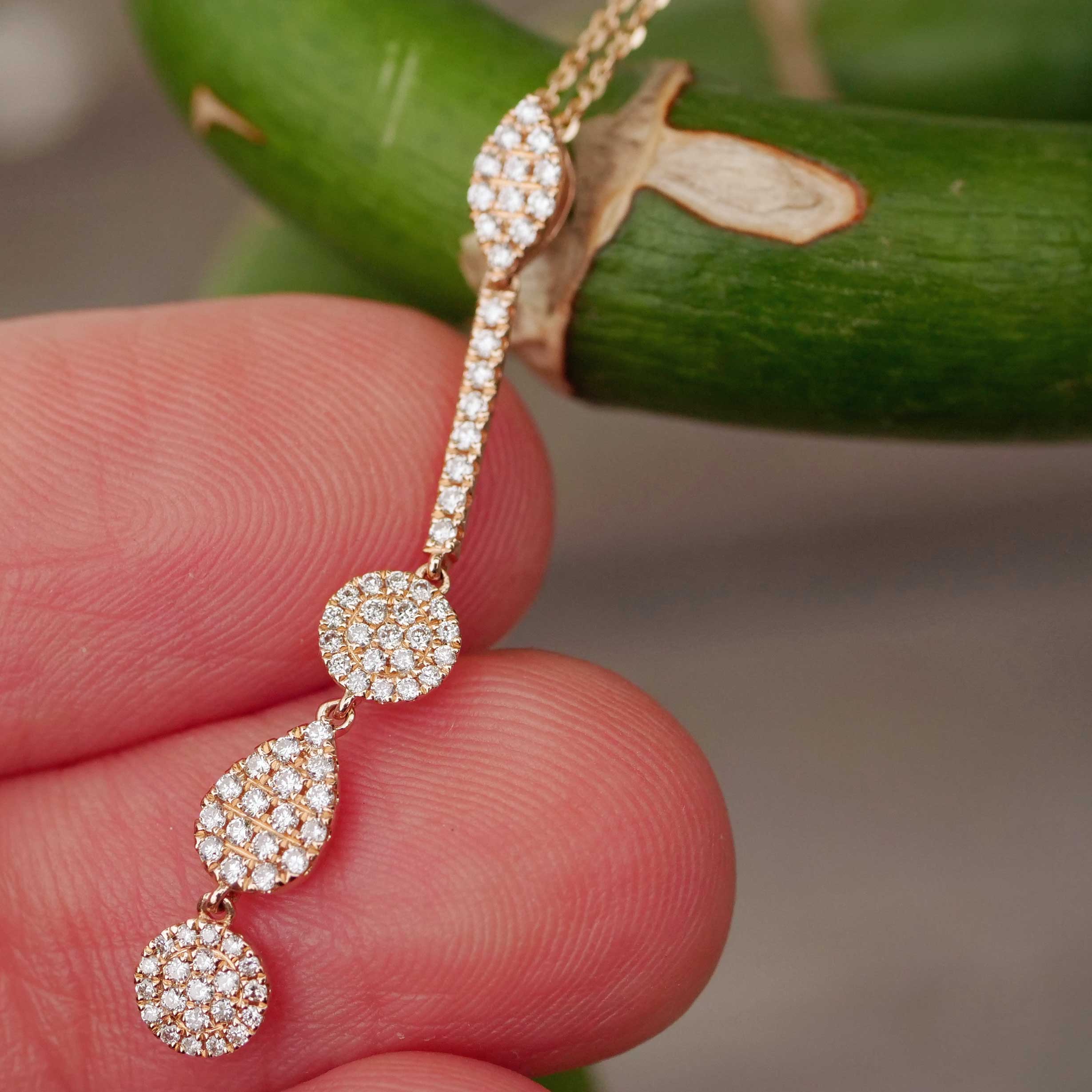 Brilliant Pendant with Chain 750 Rose Gold... Petit Jewellery with a lot of WOW