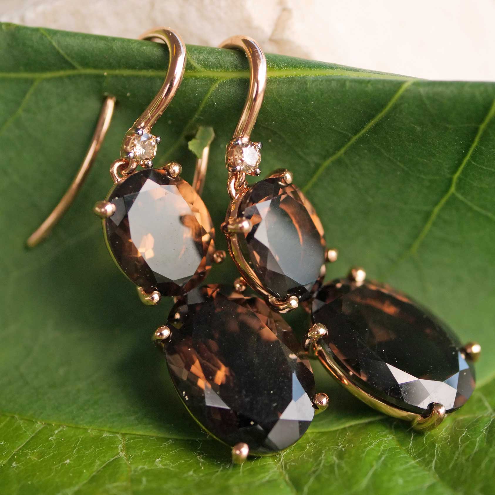 Brown Smokey Quartz and Diamonds such a ideal Kombination with 18 kt Rosegold 15 ct 0.10 ct