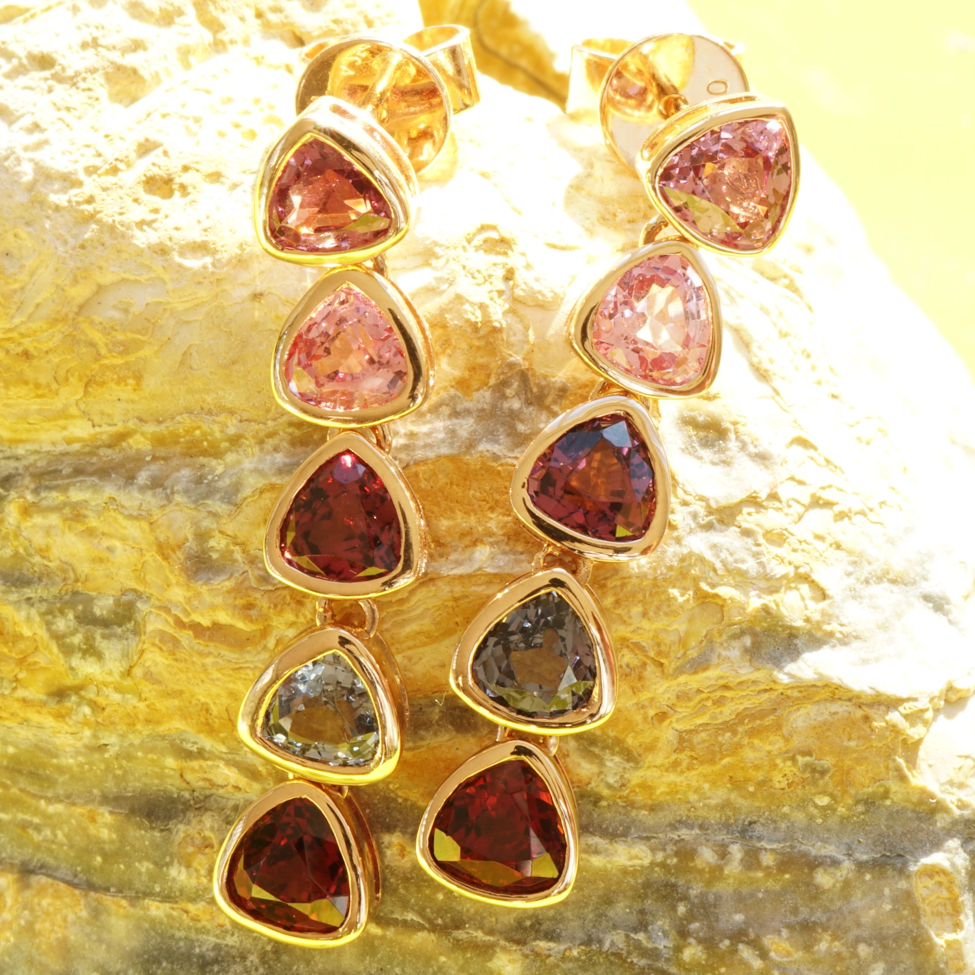 Spinell Earsticks 750er Rosegold....amazing Spinell Colors Red,Blue,Violet;Pink