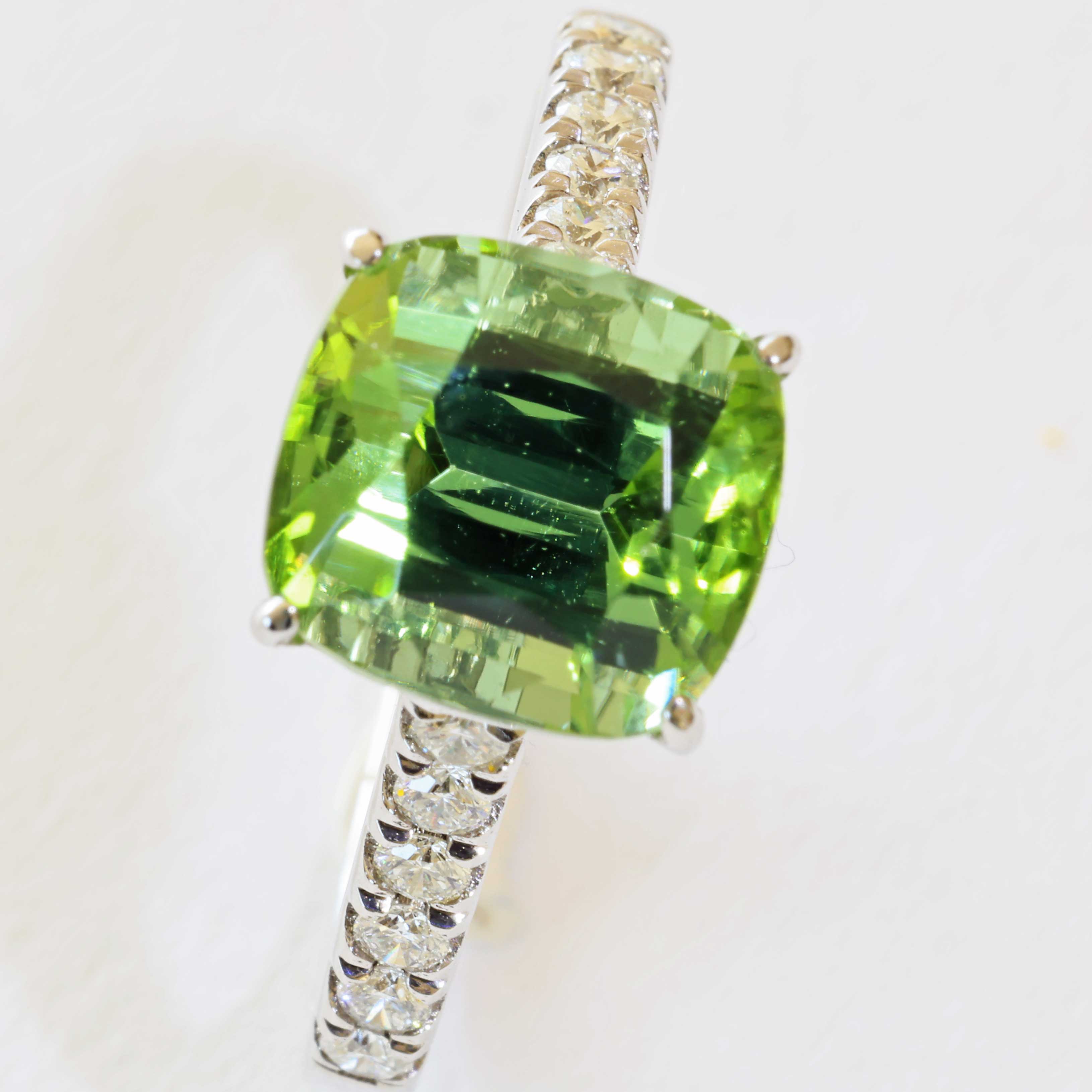 Lagun Green-Blue Tourmaline Brilliant Ring 750 White Gold 3.90 ct 0.27 ct Afghanistan Top Quality