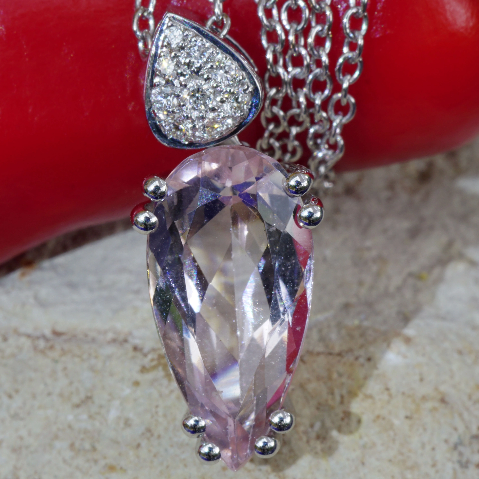 Morganite Diamond Pendant Whitegold 18 kt.....makes you want to get up in the morning