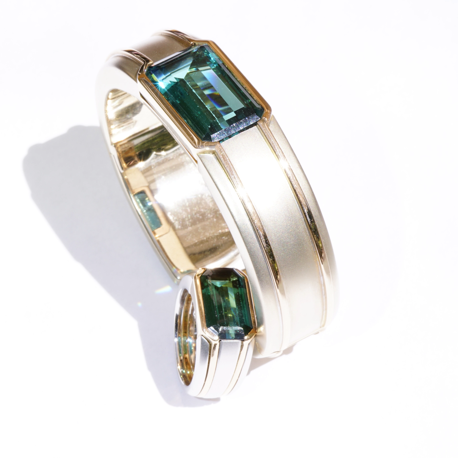 Hemmerle Munich Bracelet and Ring 750er Gold Platinum 21 and 6  ct green-bluish mega fine Tourmalines