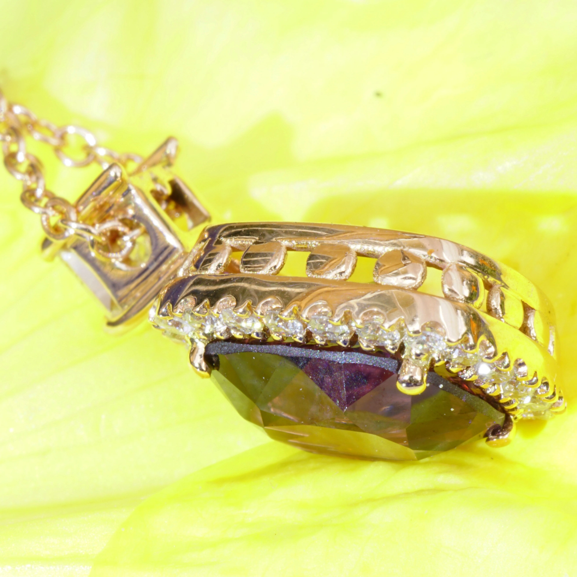 Purple Spinel Diamond Necklace 2.35 ct AAA+....Great Luminosity 18 kt whitegold