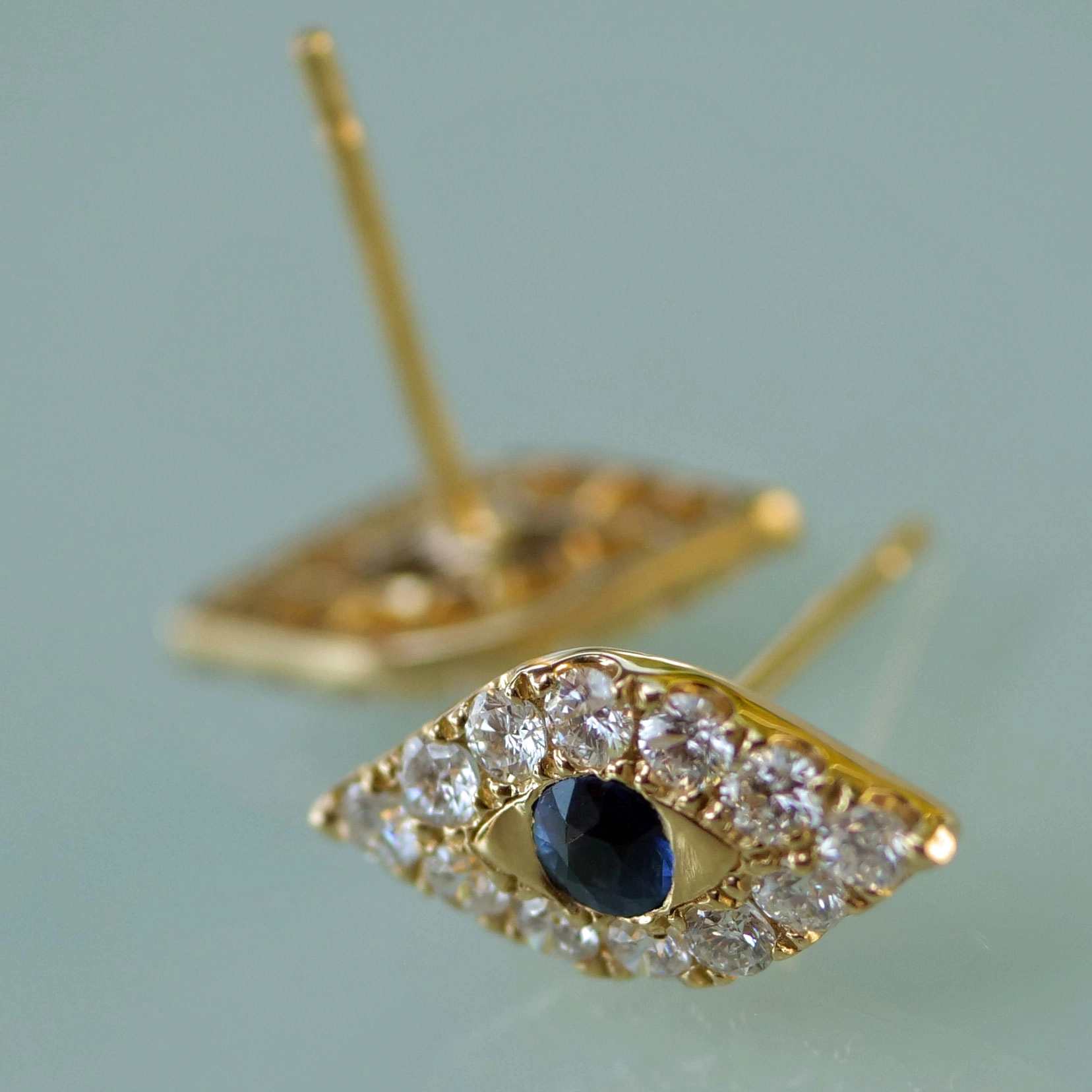 Just a nice Shape...Navette Earrings 18 kt Gold fine Gems