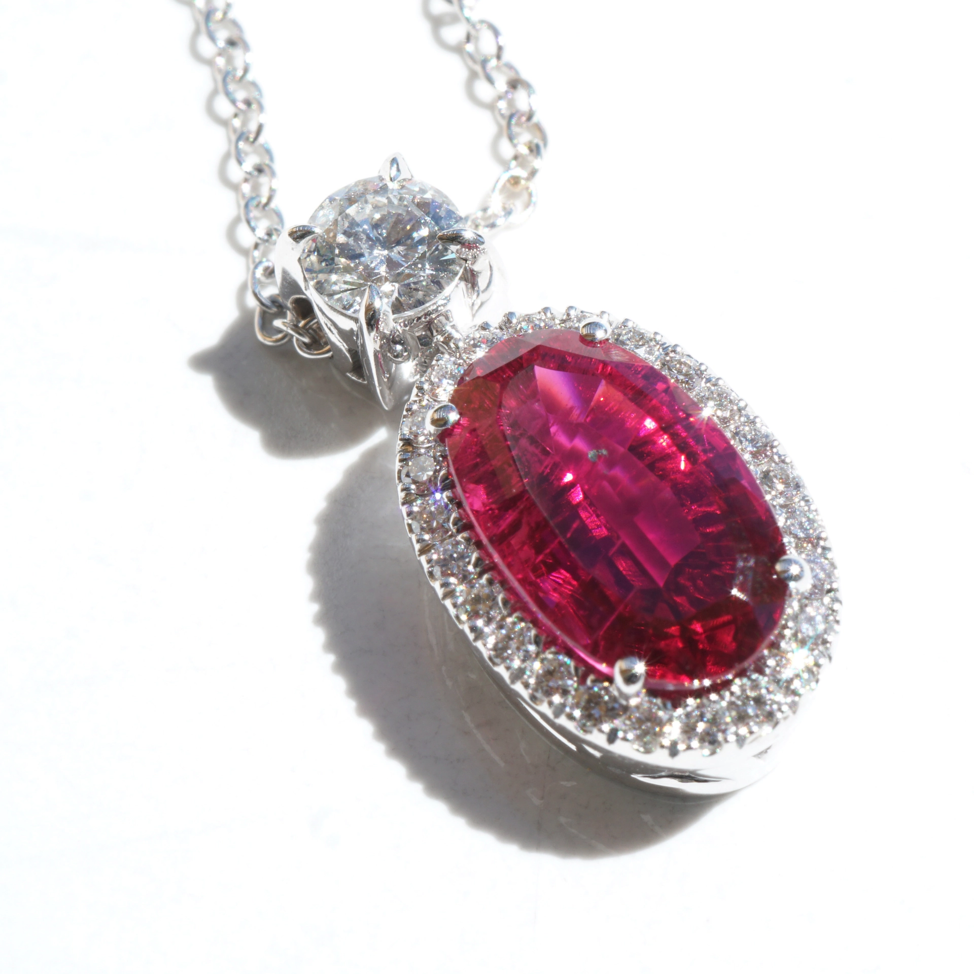 Rubelith Brilliant Pendant with Chain 750 White Gold from traditional goldsmiths...magnificently beautiful