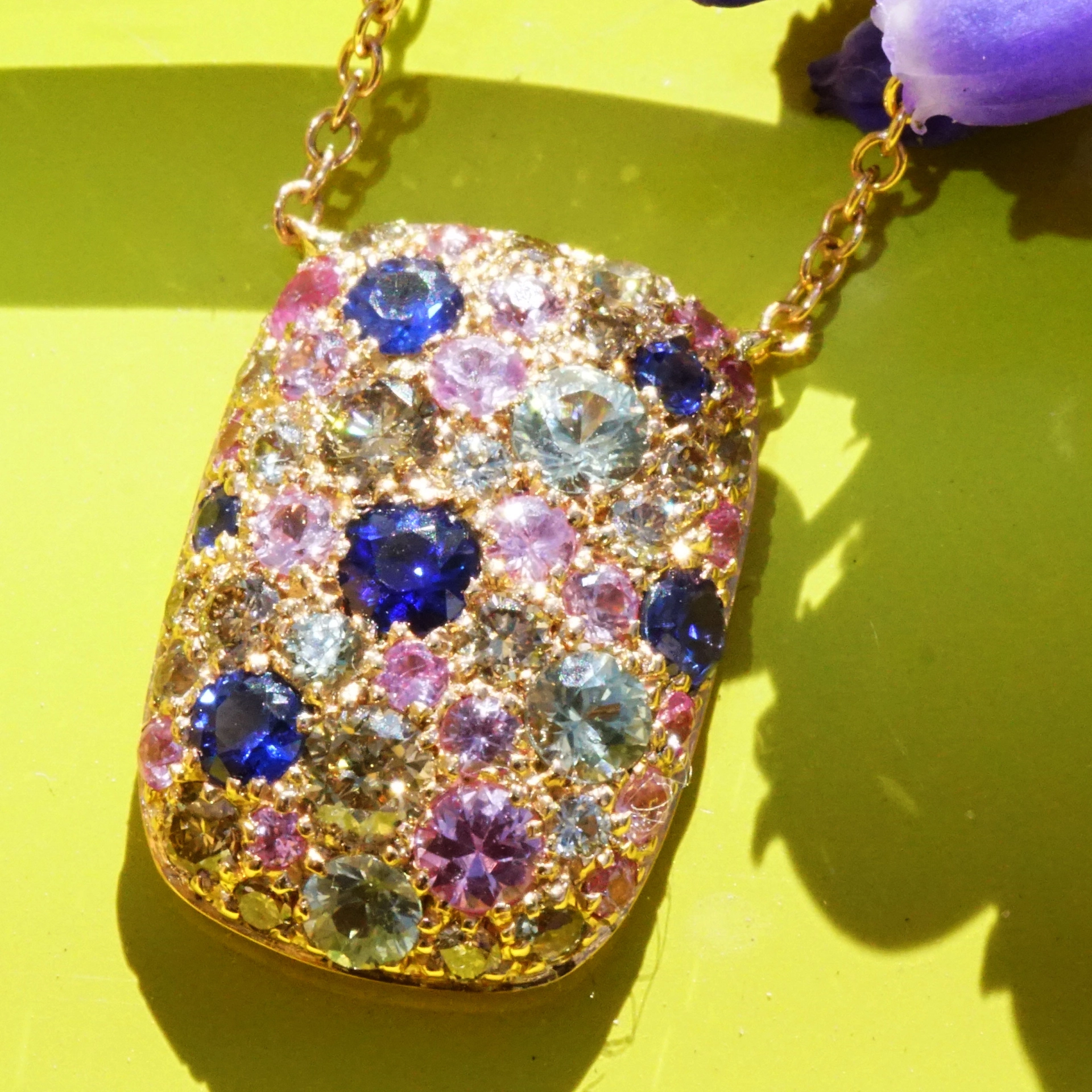 Saphire Brilliant Necklace 18 kt Rose Gold...wonderful play of Colors