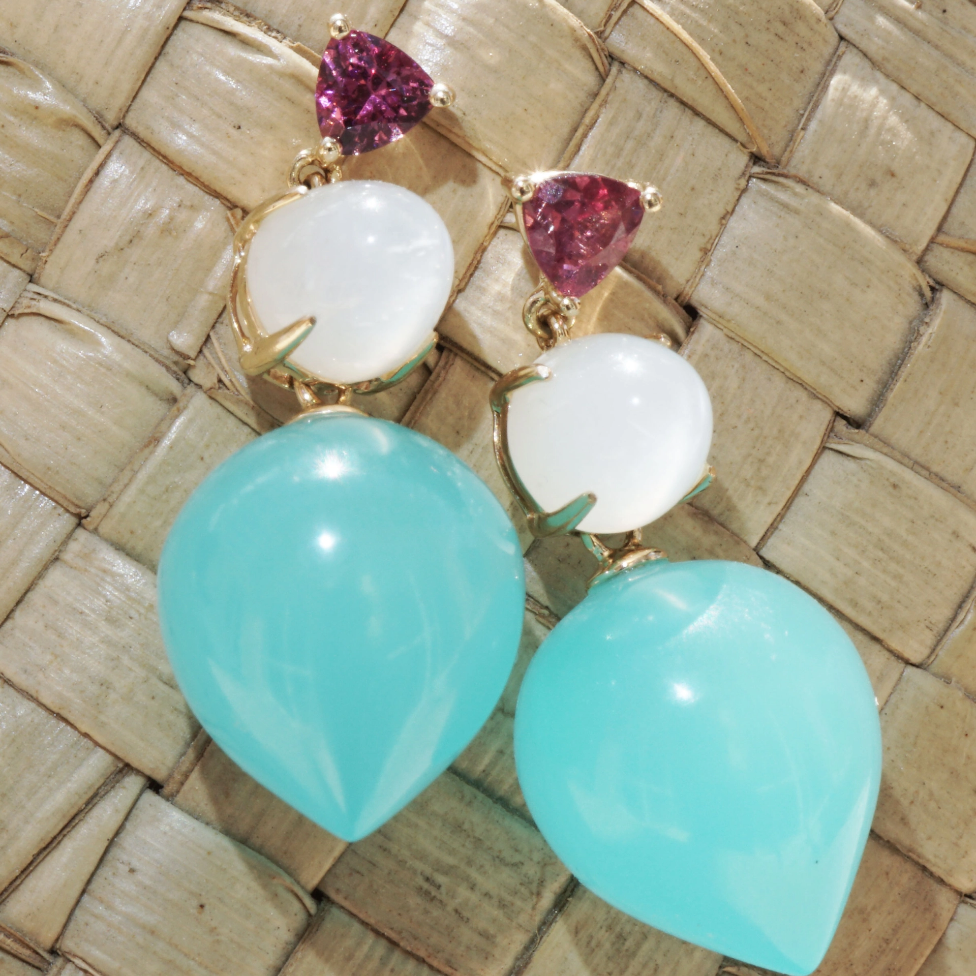 Beautiful Paraiba Blue Calzedon Rhodolite Moonstone Earrings 14 kt Yellow Gold