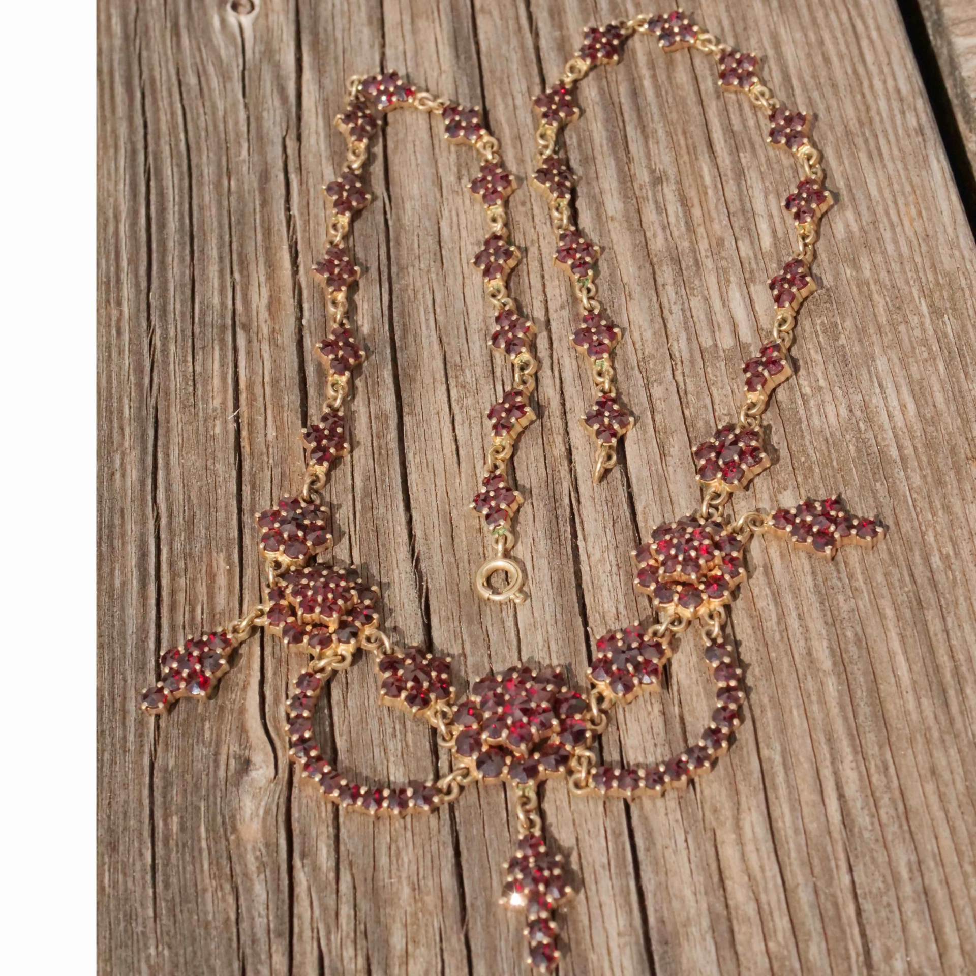 Bohemian Garnet Necklace Silver goldplated....so decorativ