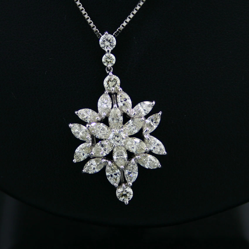 Brillant-Anhänger mit Kette, 900/-Platin
