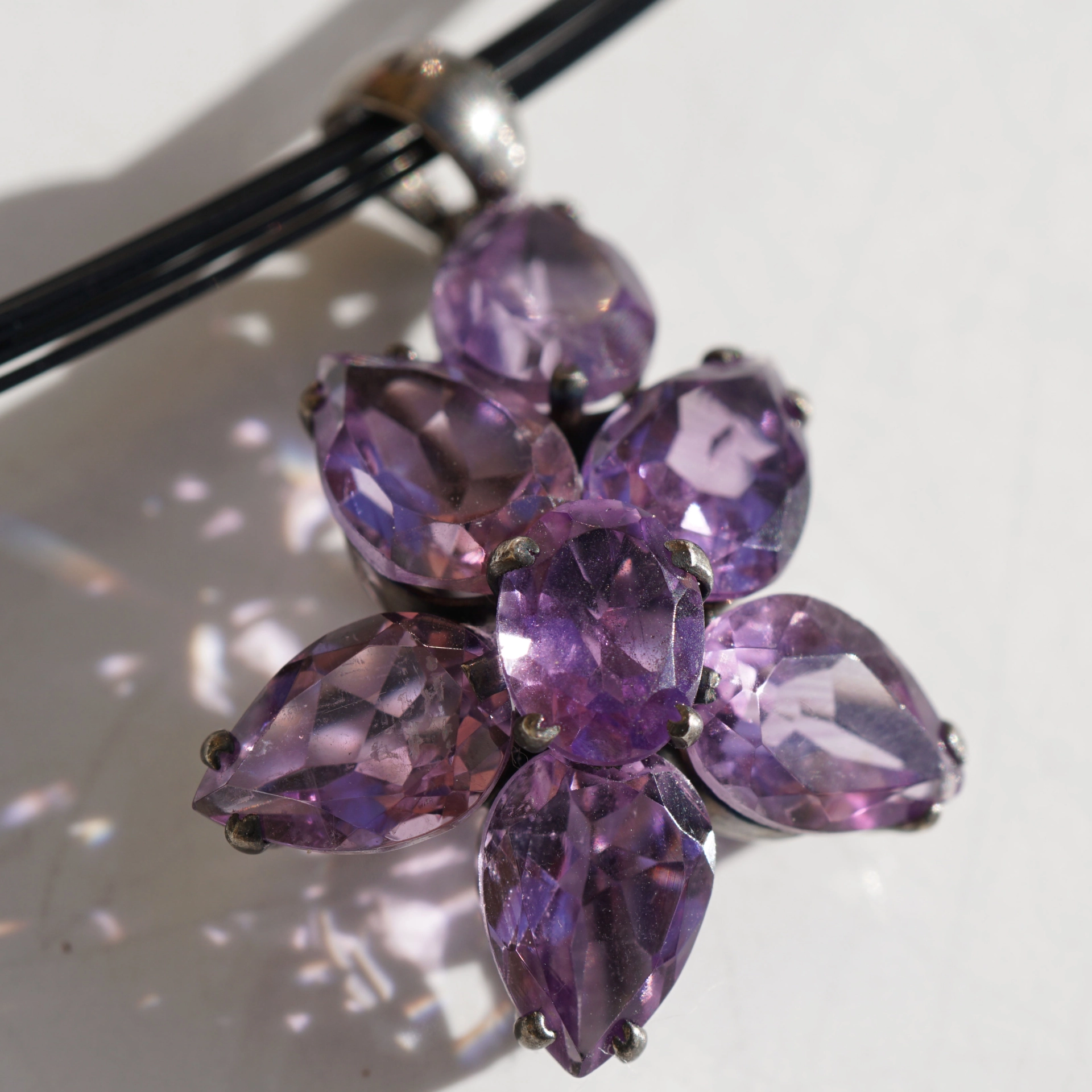 Amethyst Anhänger 925er Silber schwarz rhodiniert 35 x 20 mm Blütenform