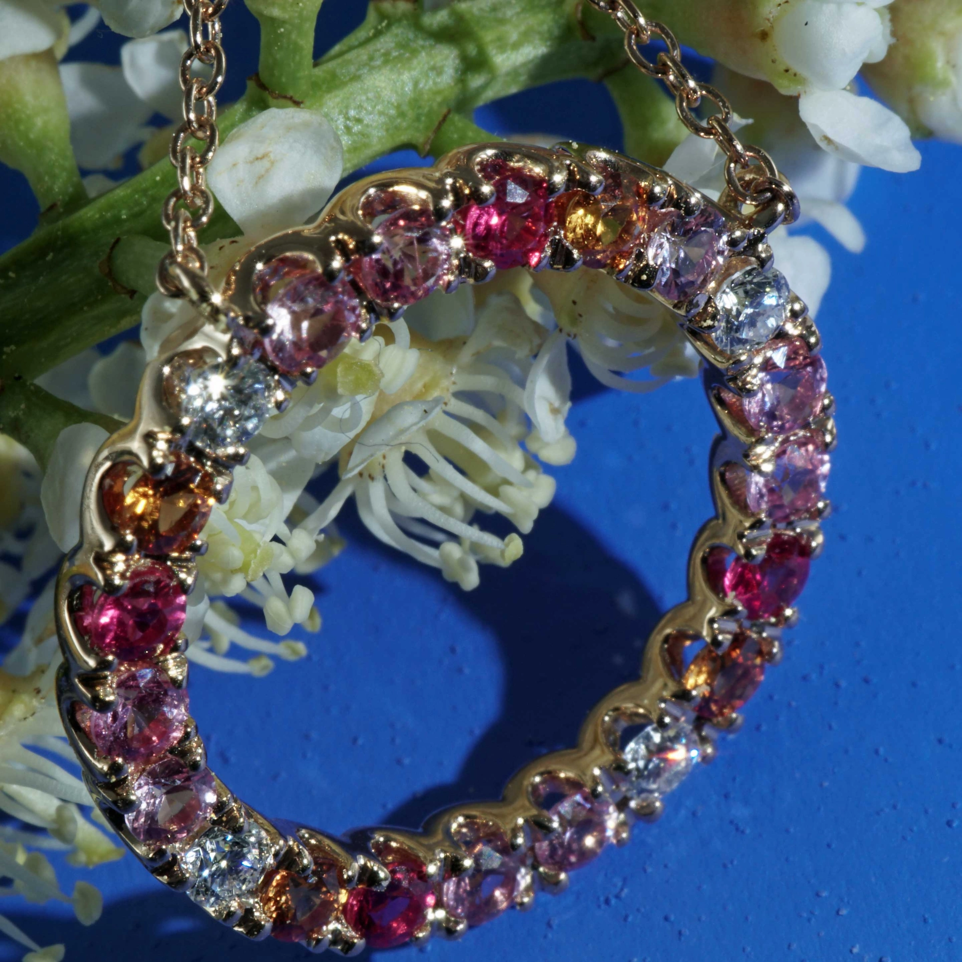 Saphire Brilliant Necklace 18 kt Rose Gold...stunning play of Colors