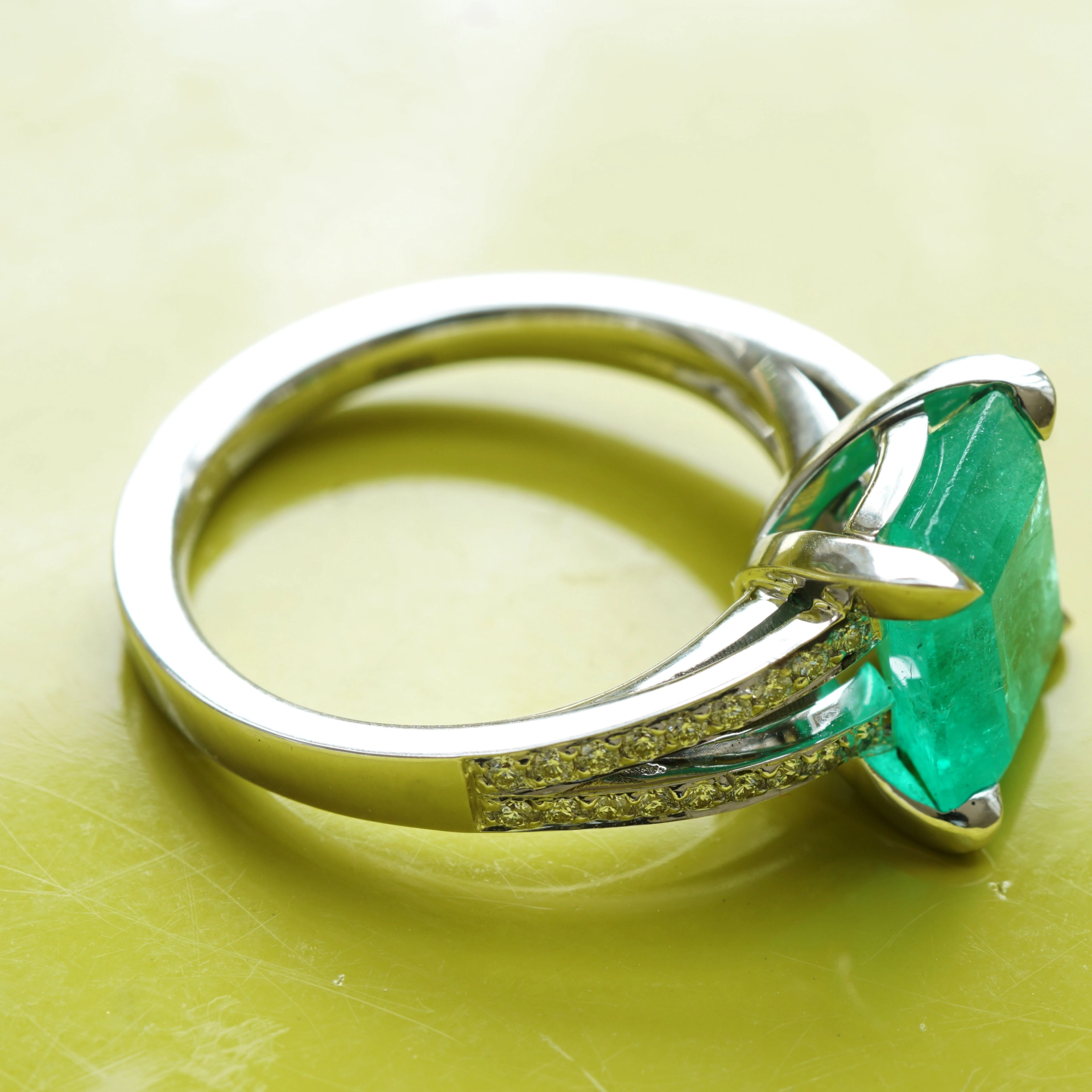 Smaragd Brillant Ring 750er Weissgold 7.82 ct 0.21 ct designed in Valenza