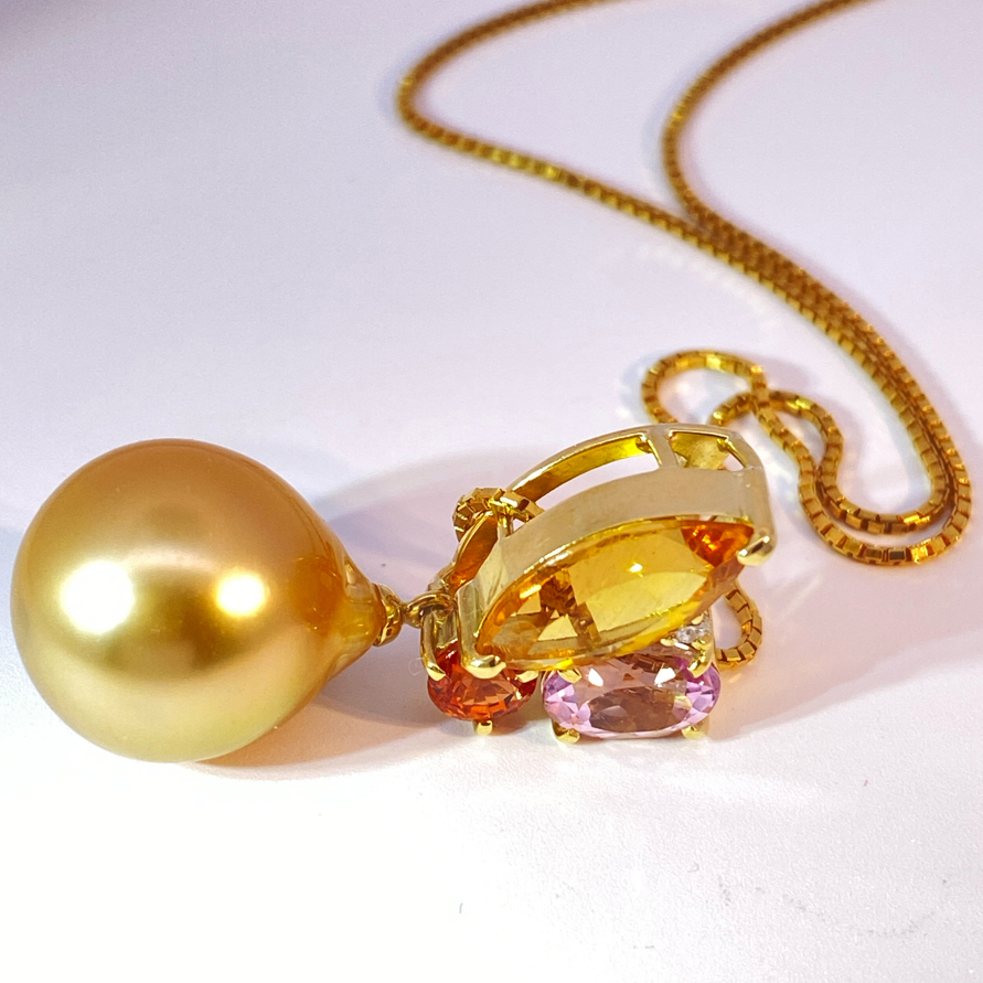 South Sea Pearl Gemstone Brilliant Pendant with Chain 750 Yellow Gold... Multi Paradise Colors