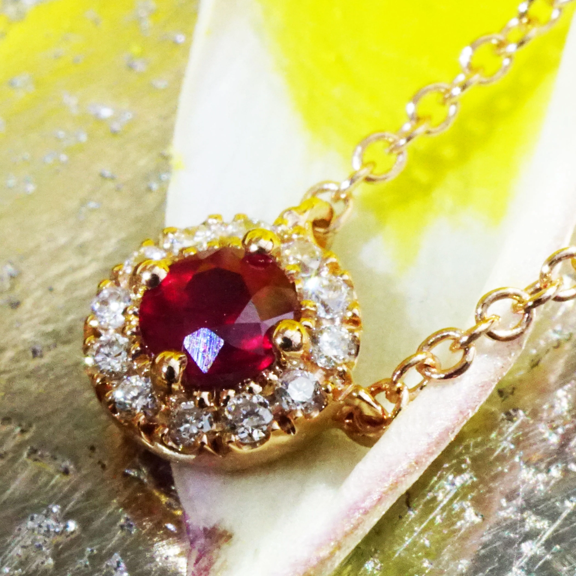 rubin-brillant-collier-rosegold-solitaer-SON01908 Ruby Brilliant Necklace 18 kt Rose Gold..the sweetest petit Necklace