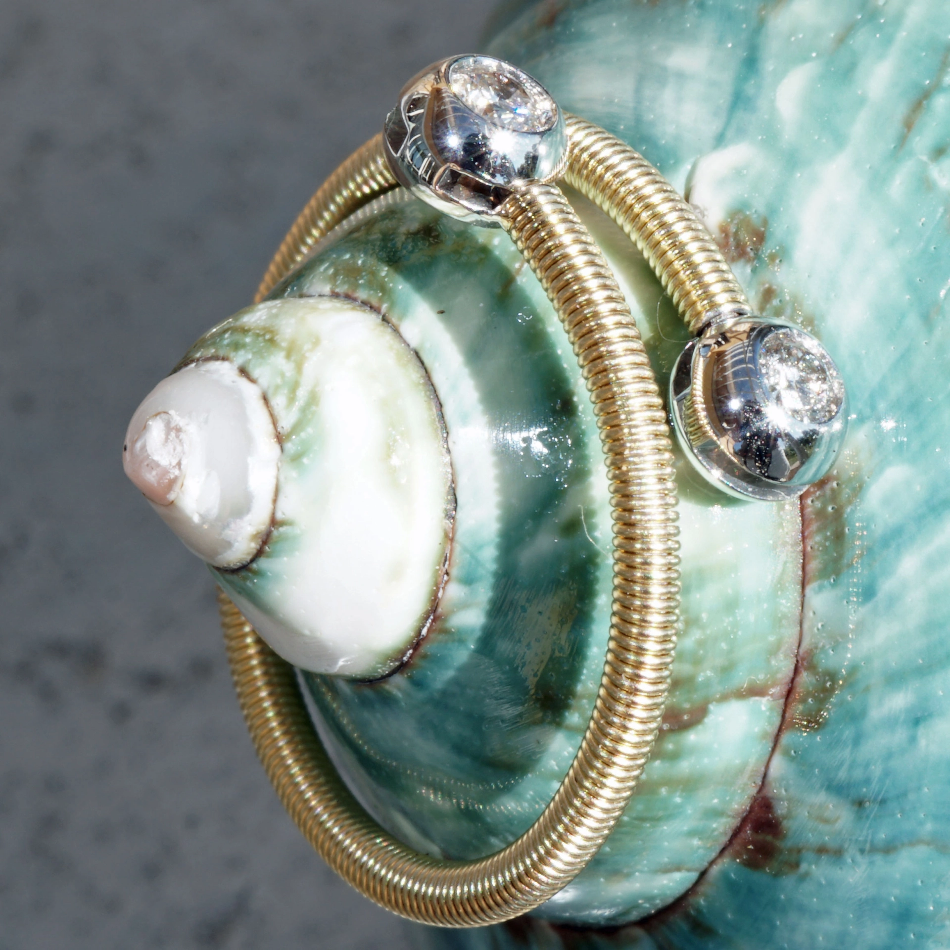 Brilliant Ring Ivy 18 kt Yellow Gold Wire Wrapping Präzion from Jewelery Silhouette Germany
