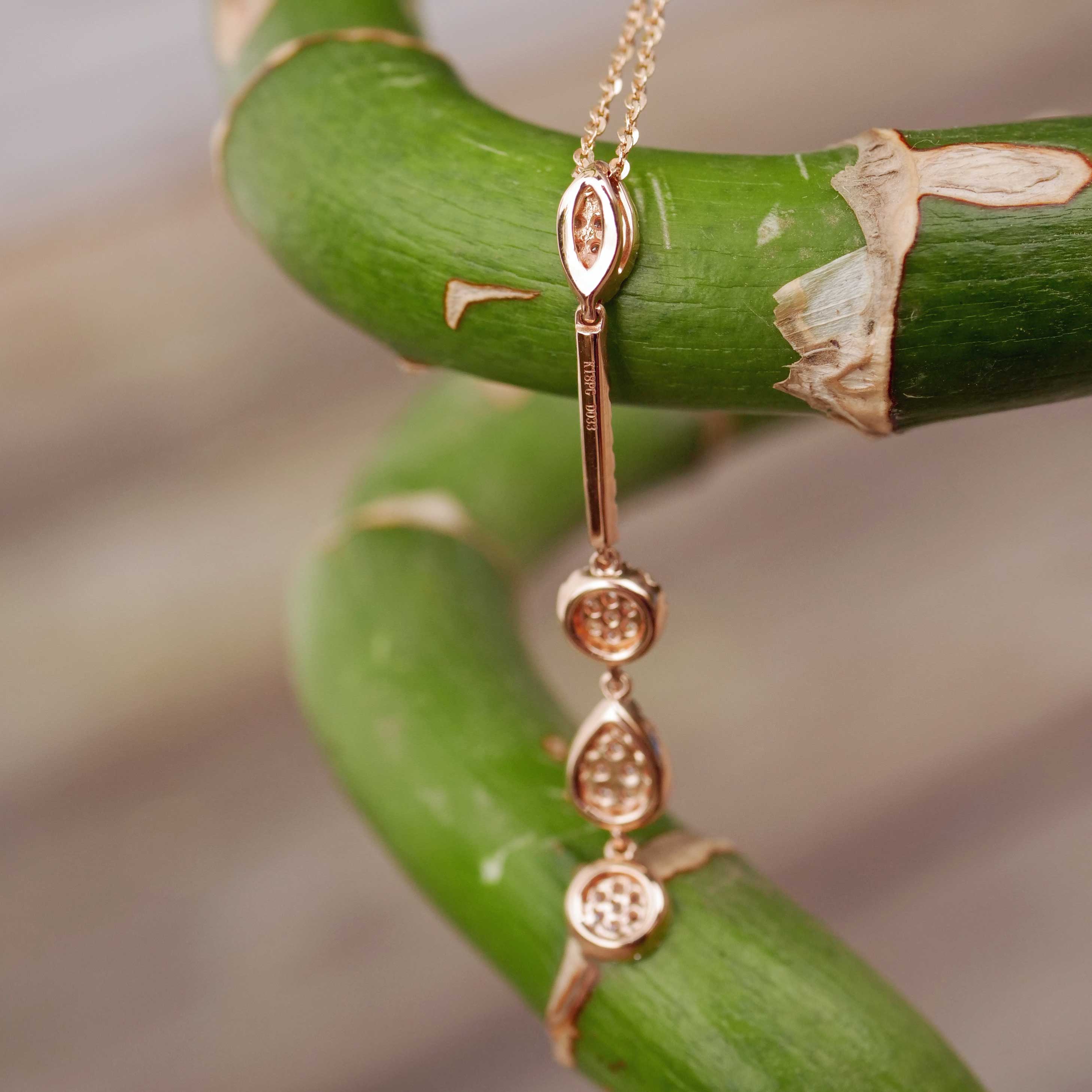 Brilliant Pendant with Chain 750 Rose Gold... Petit Jewellery with a lot of WOW