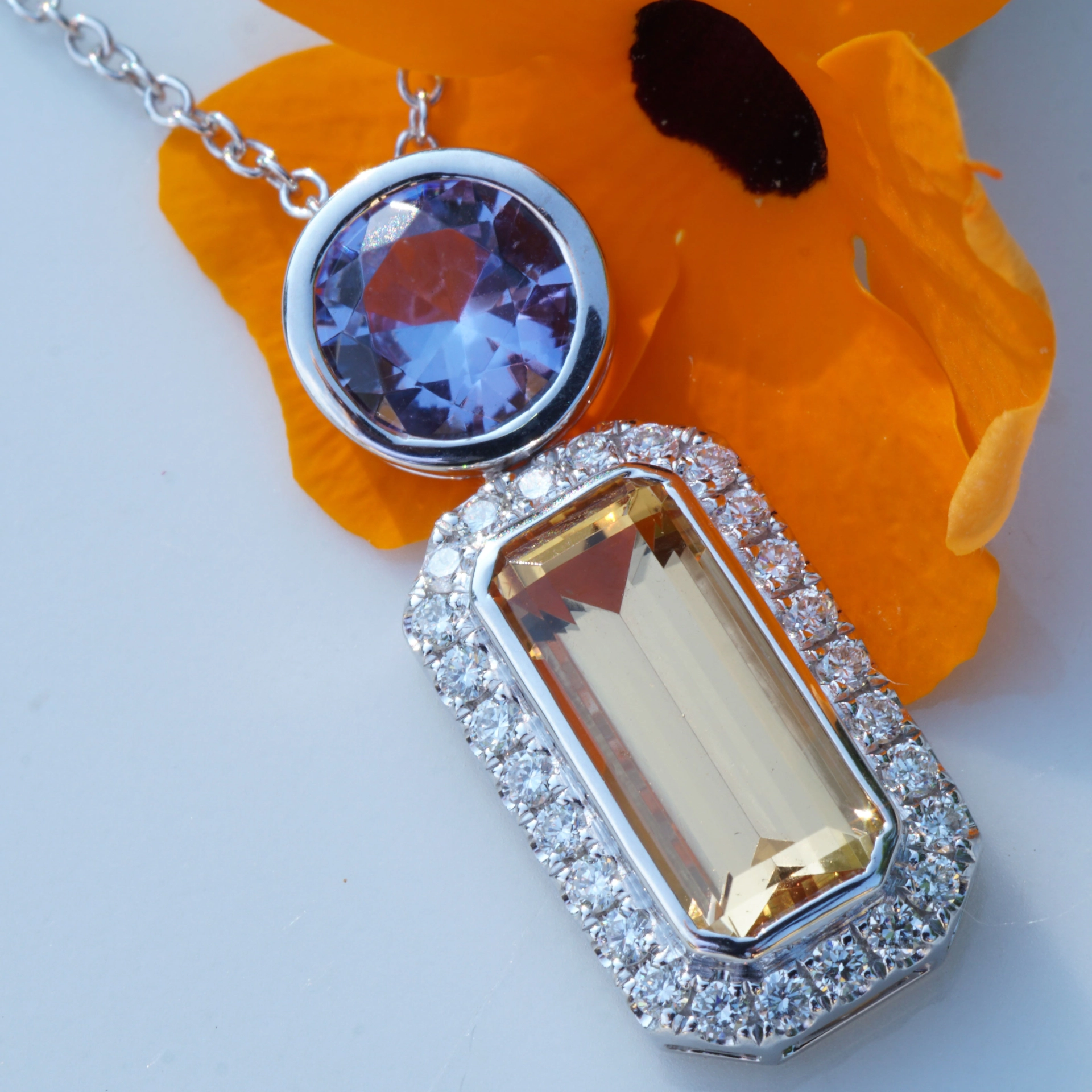 ..what kind of color...imperial gold and blue-viloet...natural colors