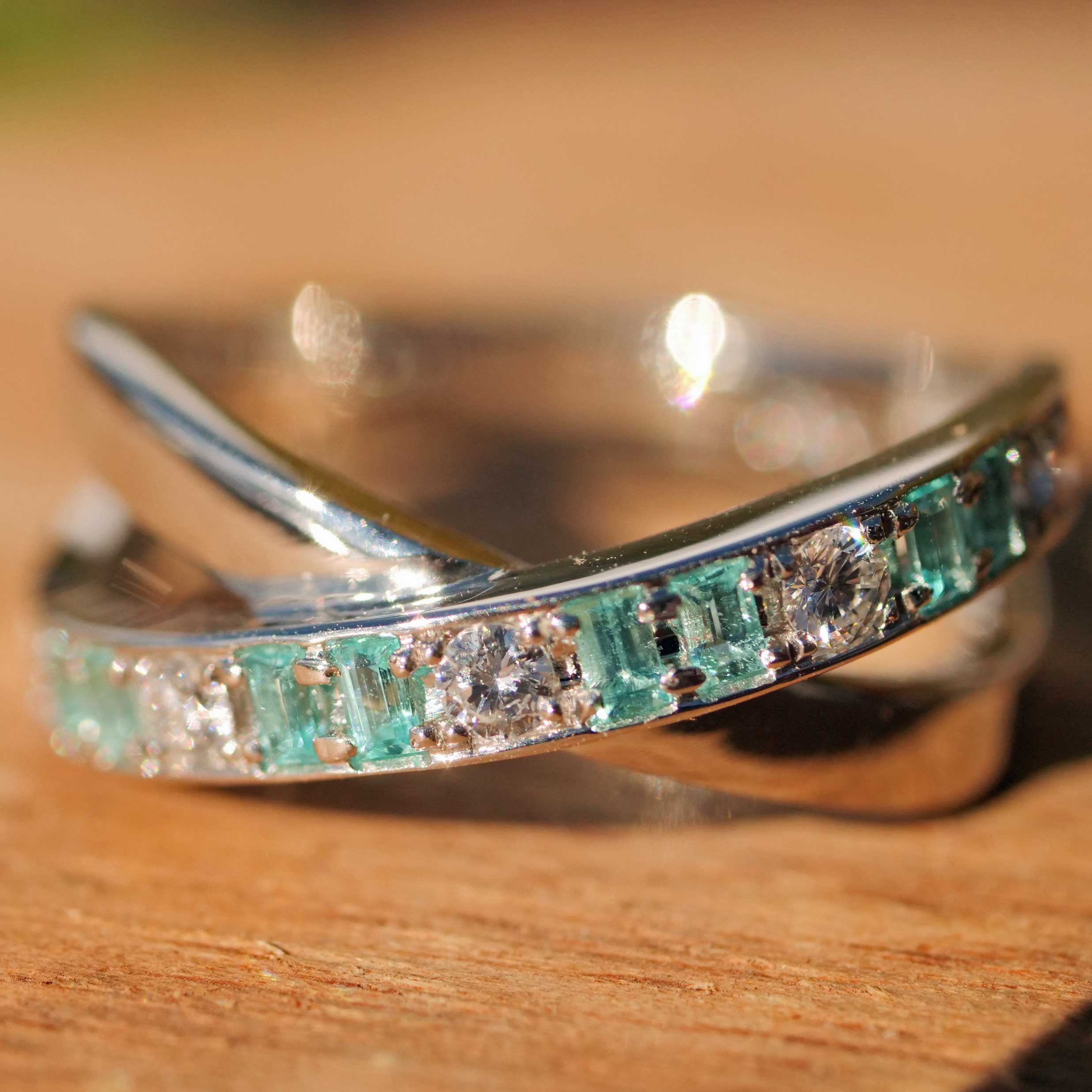 TOP Selection Paraiba Brilliant Ring 0.17 ct 0.16ct 950 Platinum with particularly pure Gemstones