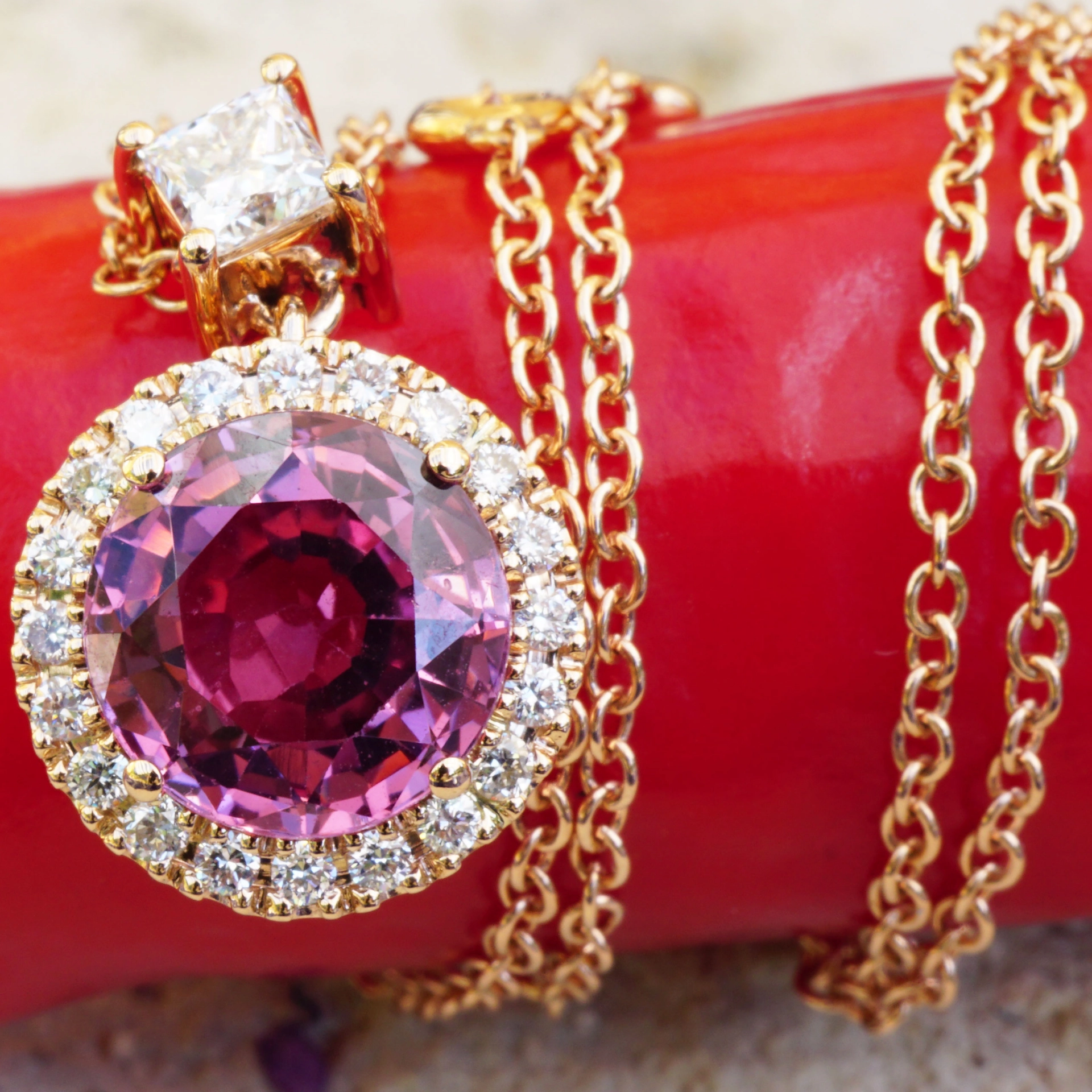 Spinel Diamond Necklace 2.17 ct AAA+....Great Luminosity 18 kt Rosegold