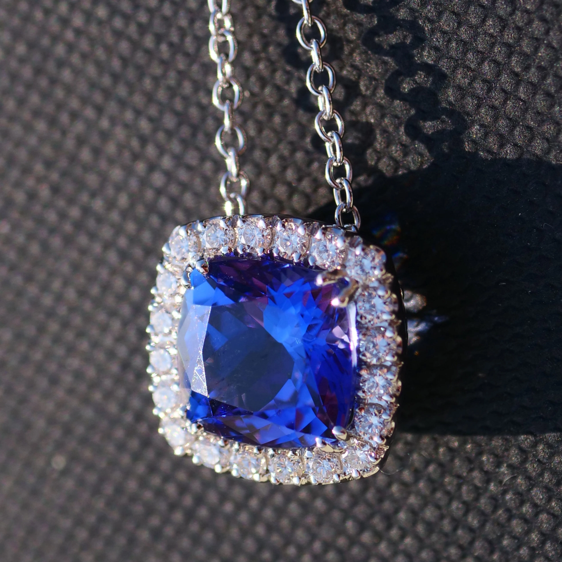 Tanzanite Pendant and Necklace with Diamonds....Luxury Mood