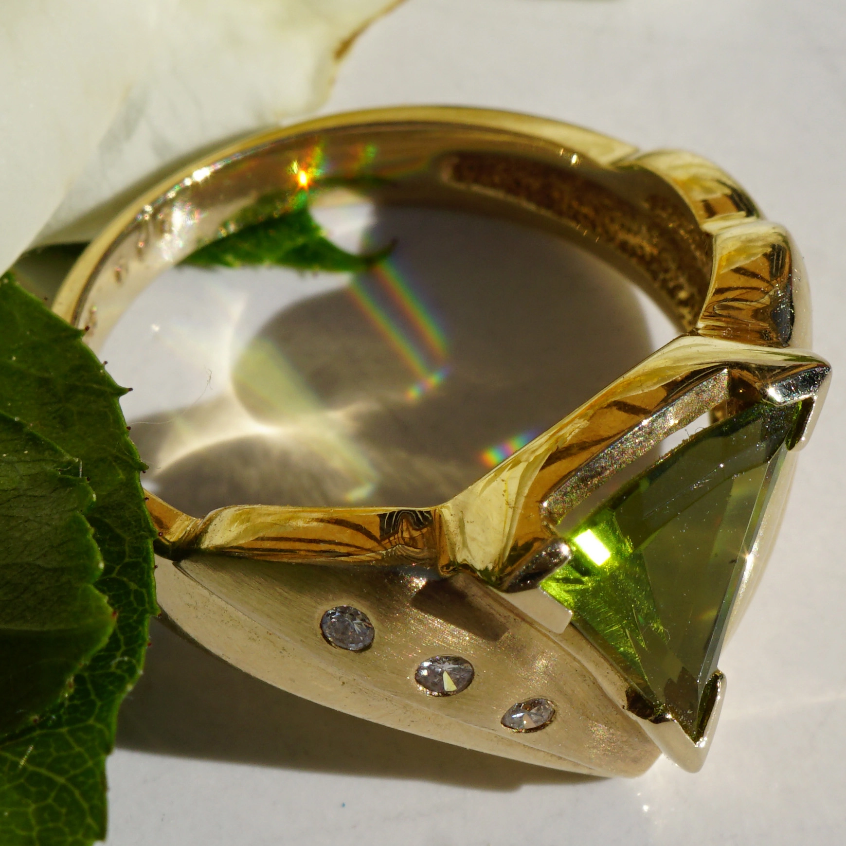 Peridot Brillant Ring 585er Gelbgold  0.06 ct W VS .....green energy