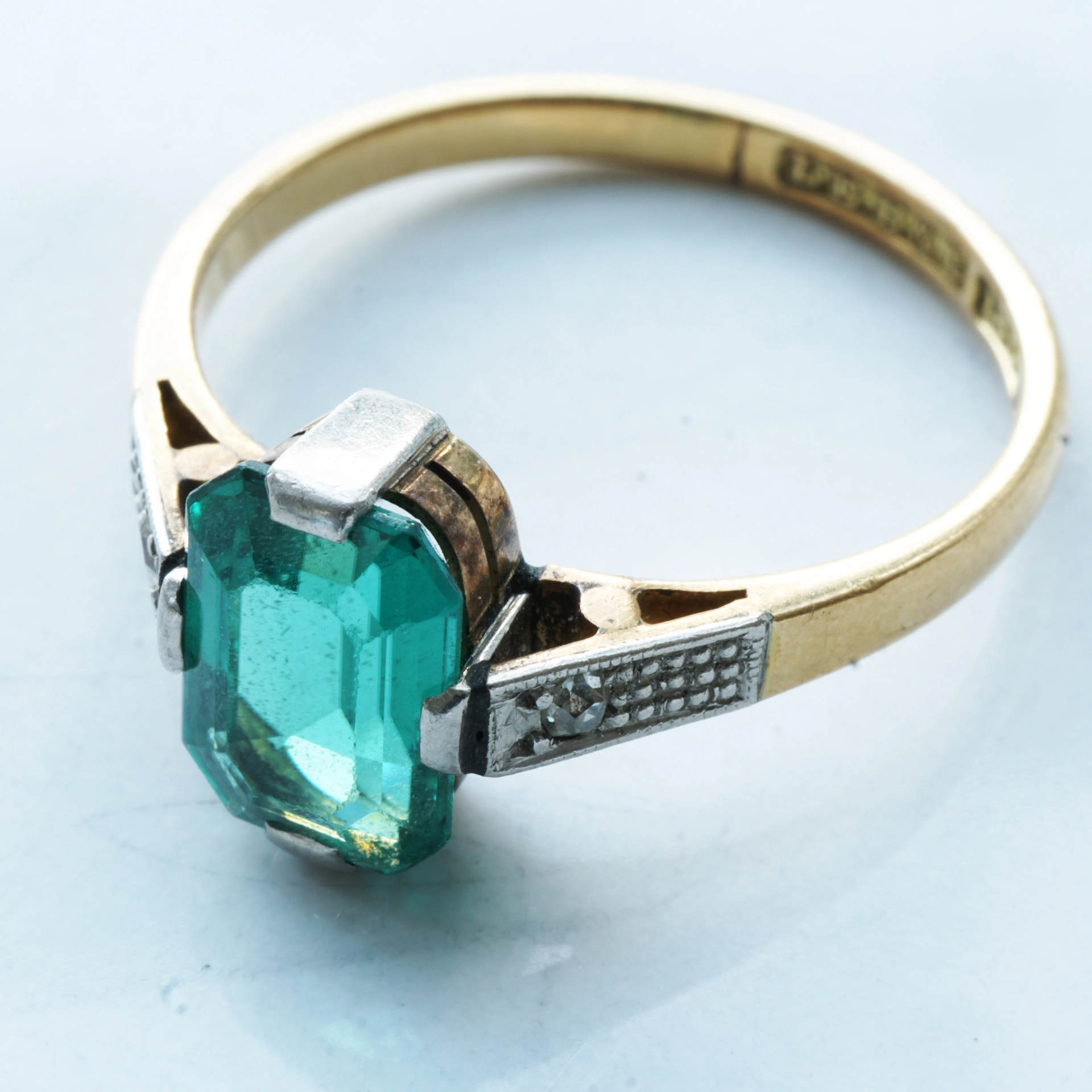Vintage Ring 18 kt Yellowgold great blue-green Turmalin with Hallmarks