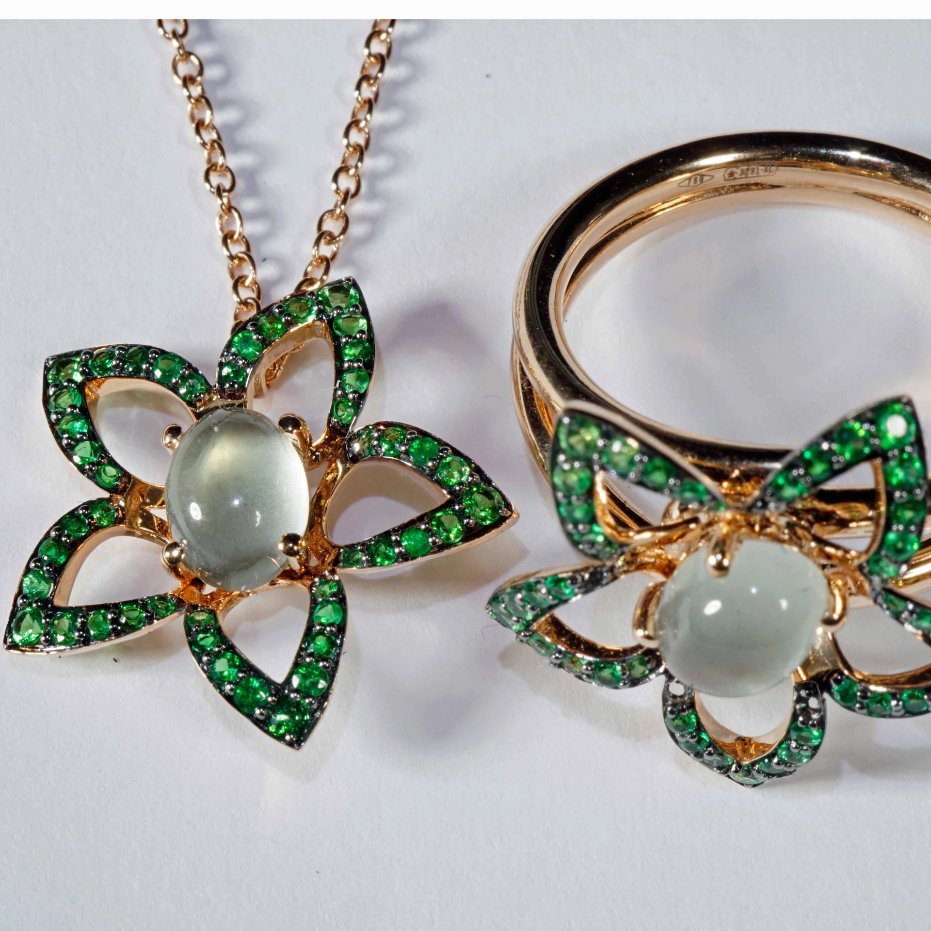 Floral Moonstone Tsavorite 18 kt Rosegold Pendant with Chain....poison green and moonlight