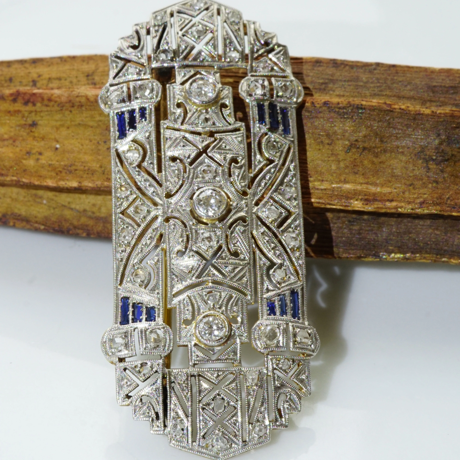 Art Deco Brooch 1930 18 kt Whitegold Yellowgold 0.69 ct...great Time