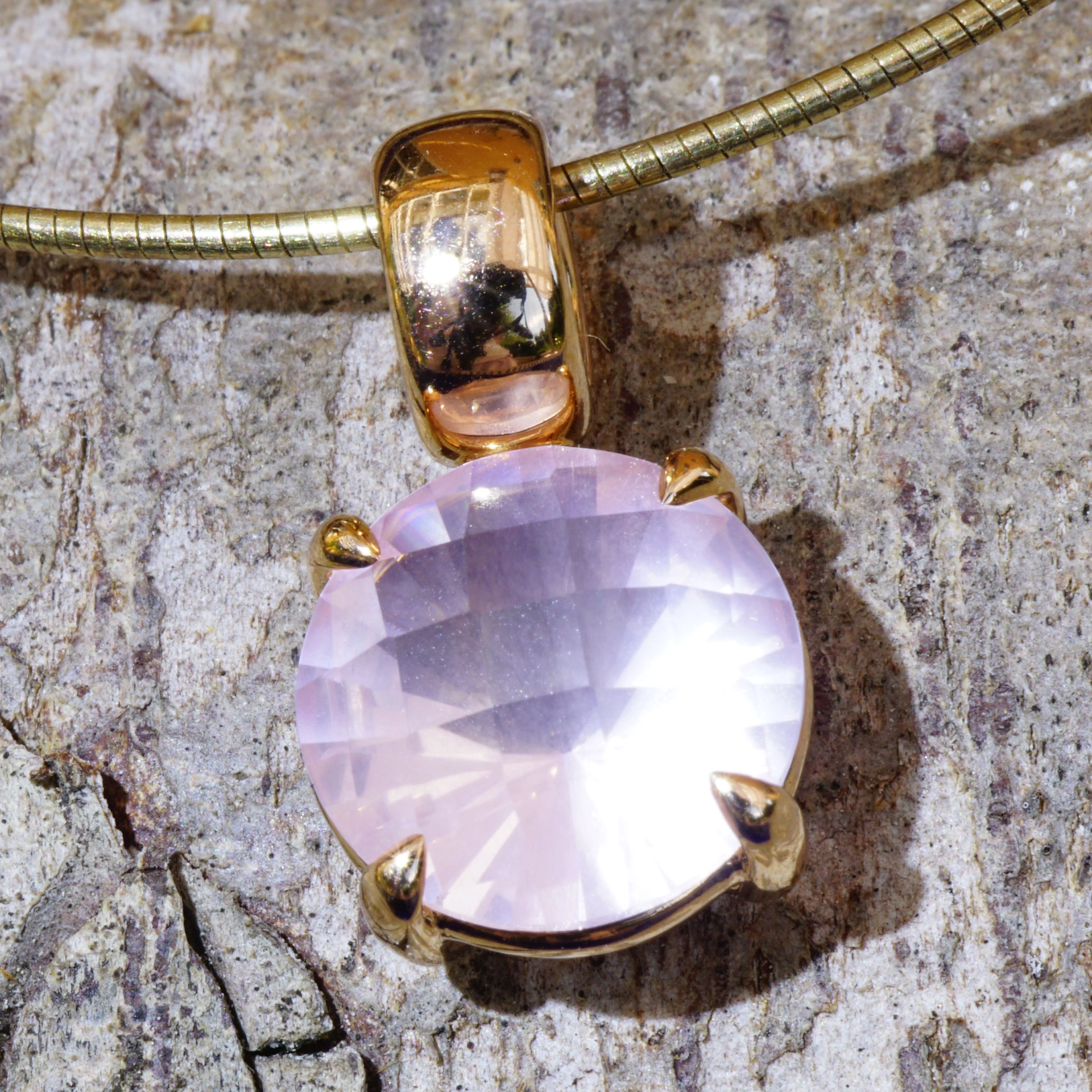 Rosequarz 18 kt Solid handcrafted Rosequartz Pendant made in Italy