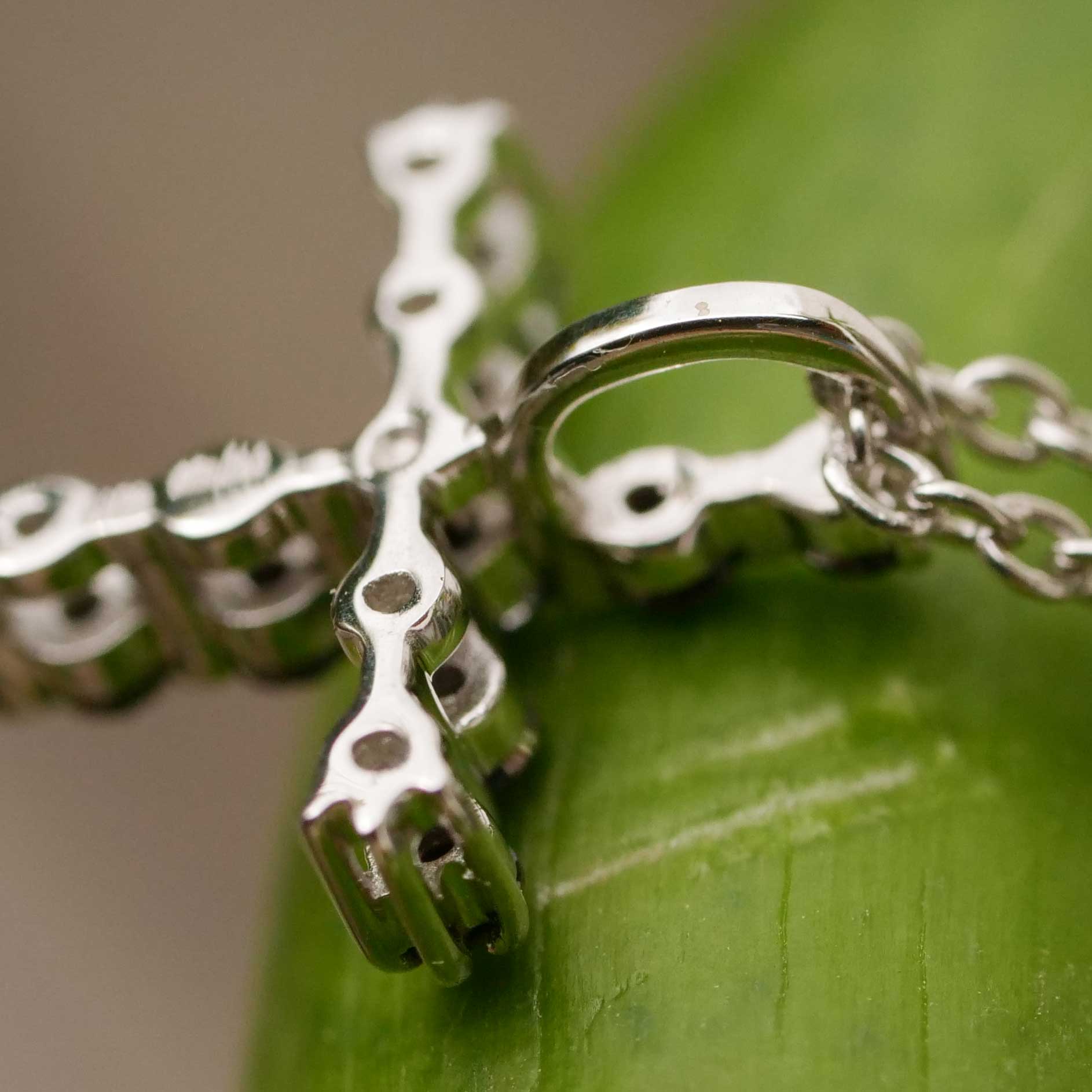 Black Diamond Brilliant Cross Pendant 0.15 ct 18 kt White Gold 