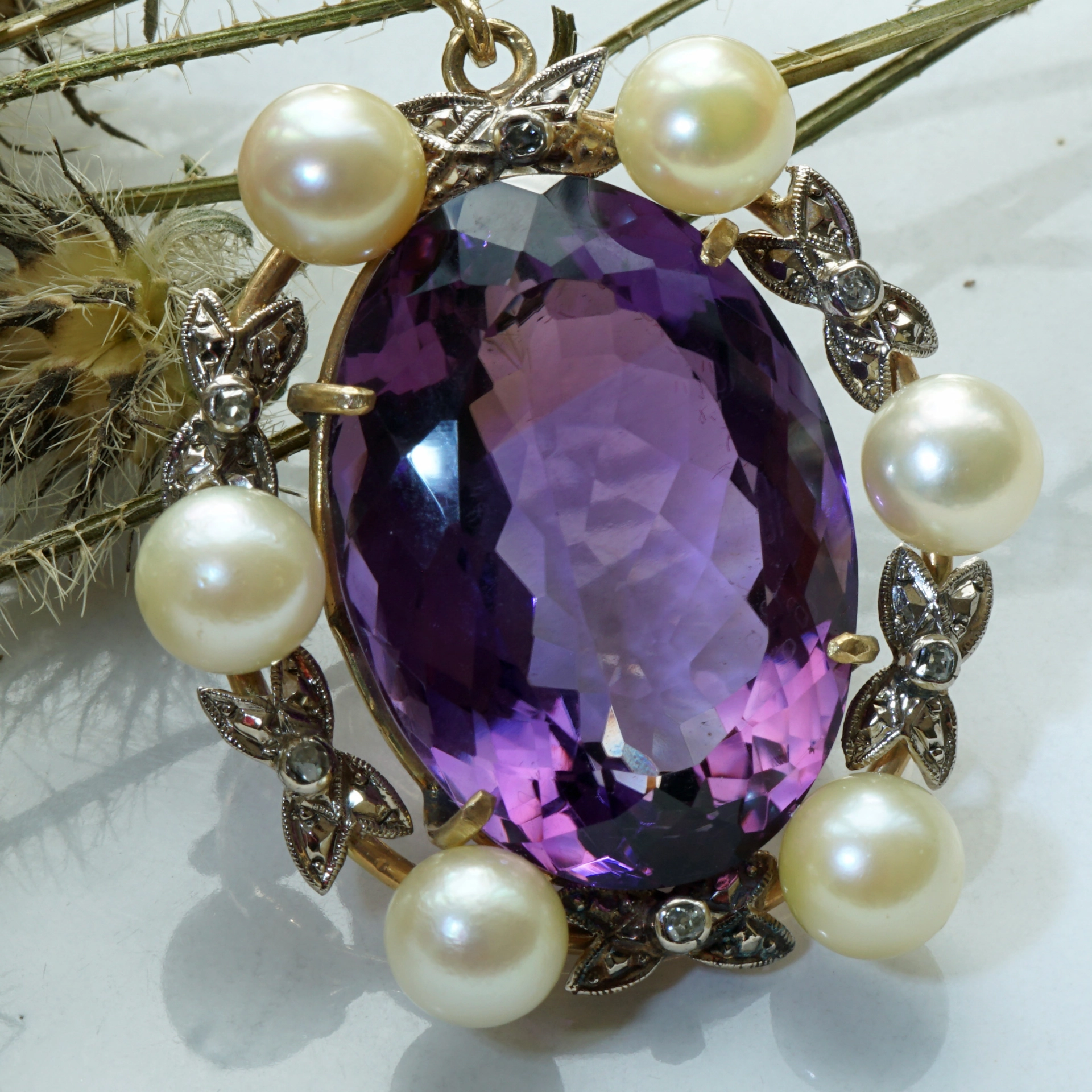 Akoya Pearl Amethyst Pendant 15 kt Yellowgold...great Vintage Jewelry