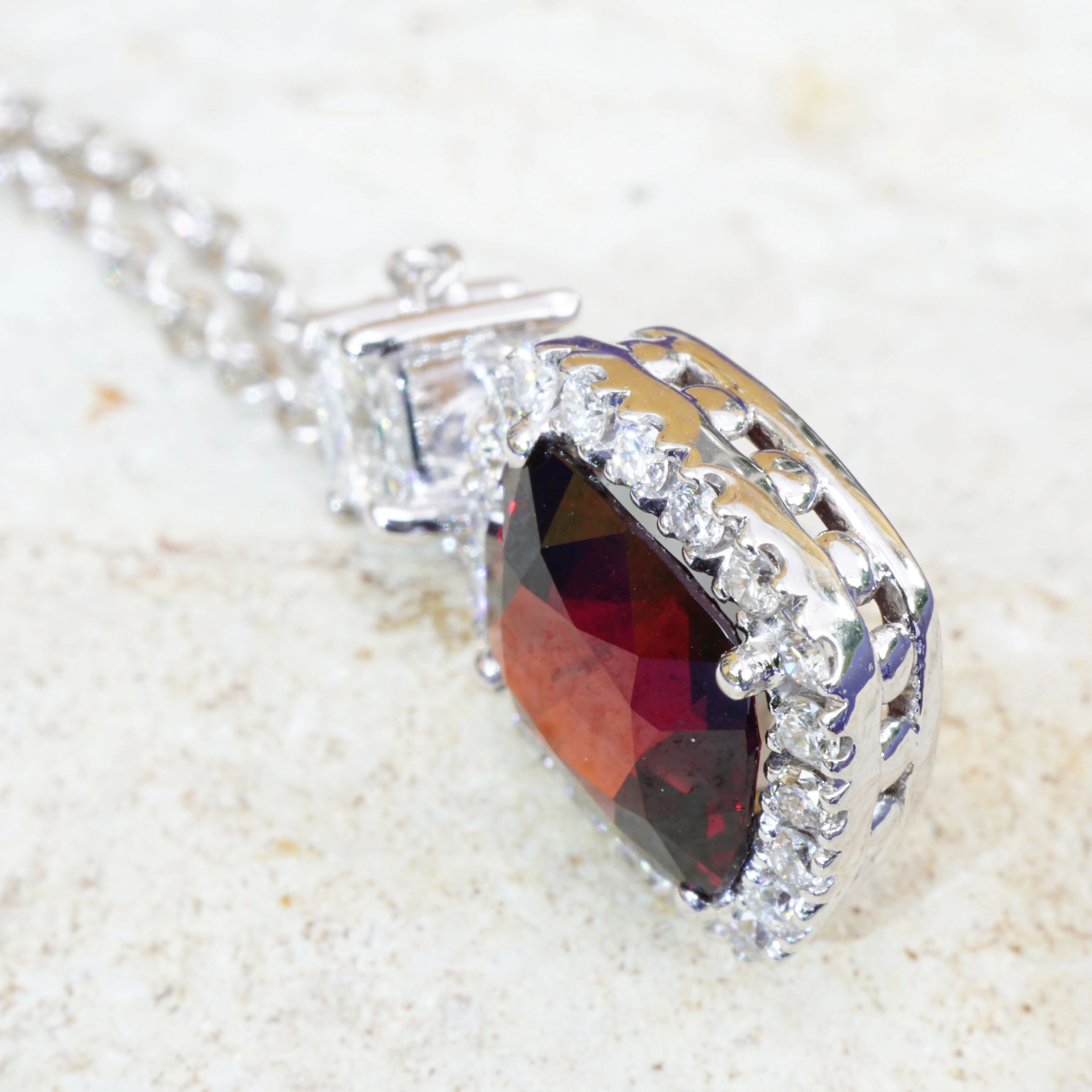 Red Spinel Diamond Necklace 1.63 ct AAA+....Great Luminosity 18 kt whitegold