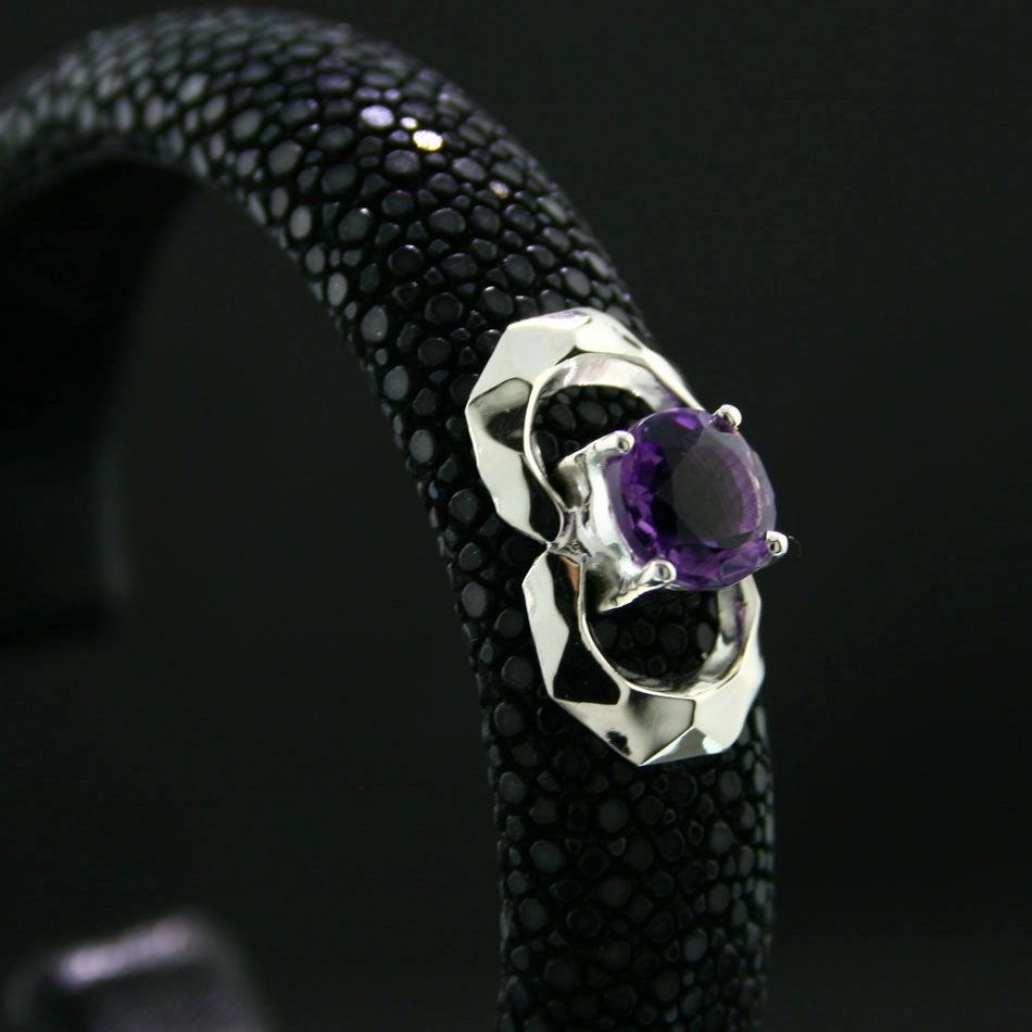 Amethyst-Rochenleder-Armreif, 925/-Silber