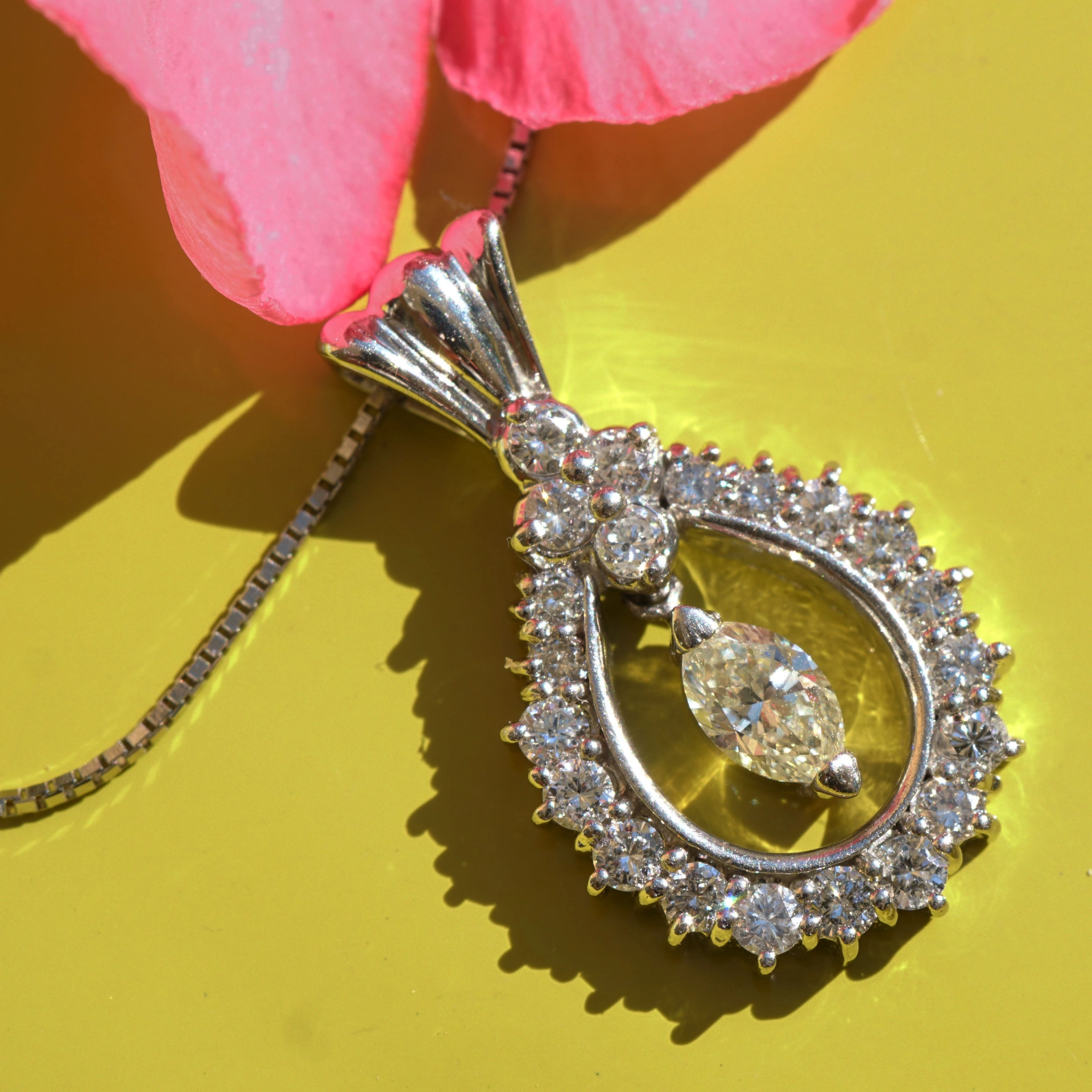 Brilliant Pendant 0.65 ct W / VS-SI Platinum 900.....soo nice